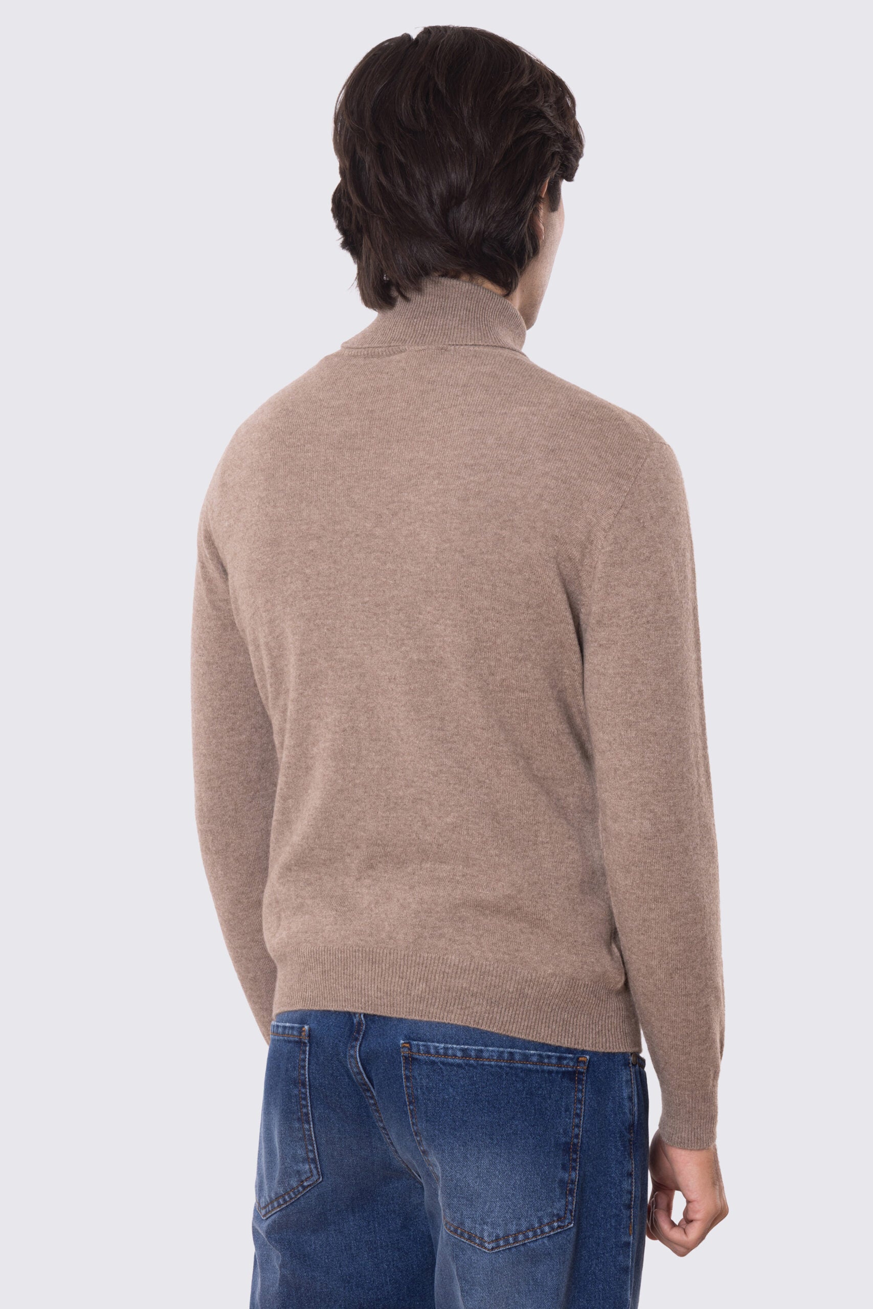 Dolcevita Tortora 100% cashmere a tubolare tinta unita con elastici sulle maniche e sul fondo Finezza 12.<br />