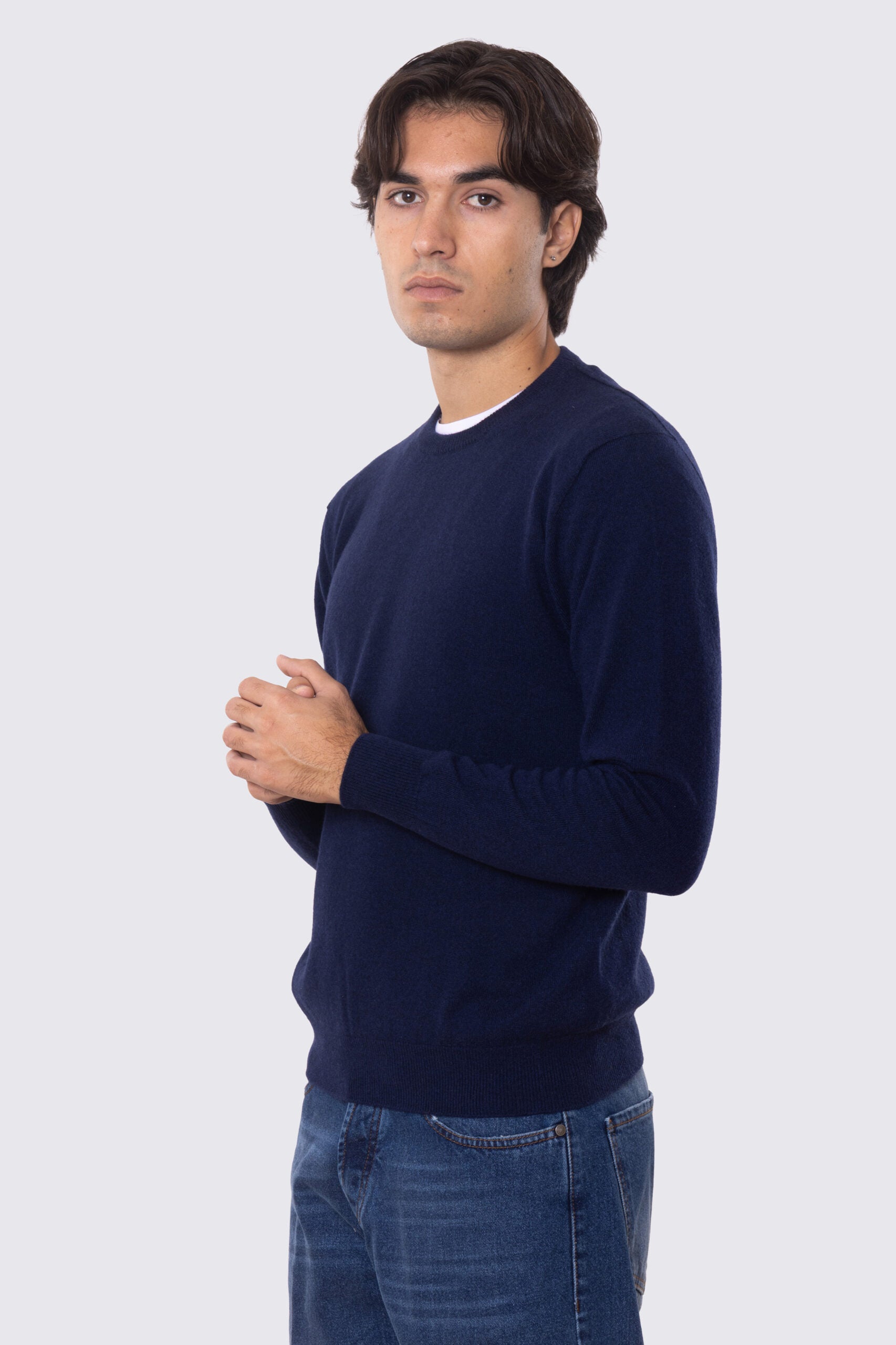 Maglione girocollo blu 100% cashmere a tubolare tinta unita con elastici sulle maniche e sul fondo Finezza 12.