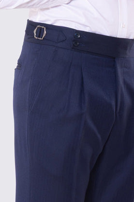 Abito blu spigato con giacca monopetto con rever a lancia e pantalone vita alta con fibbie laterali 100% lana Flanella Holland & Sherry