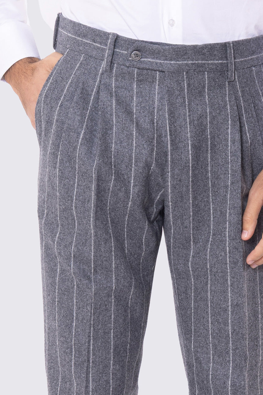 Abito uomo grigio gessato bianco con giacca Doppiopetto rever a lancia e tasche a filo e pantalone vita alta con doppia pinces e risvolto 5cm in pura lana Vitale Barberis Canonico