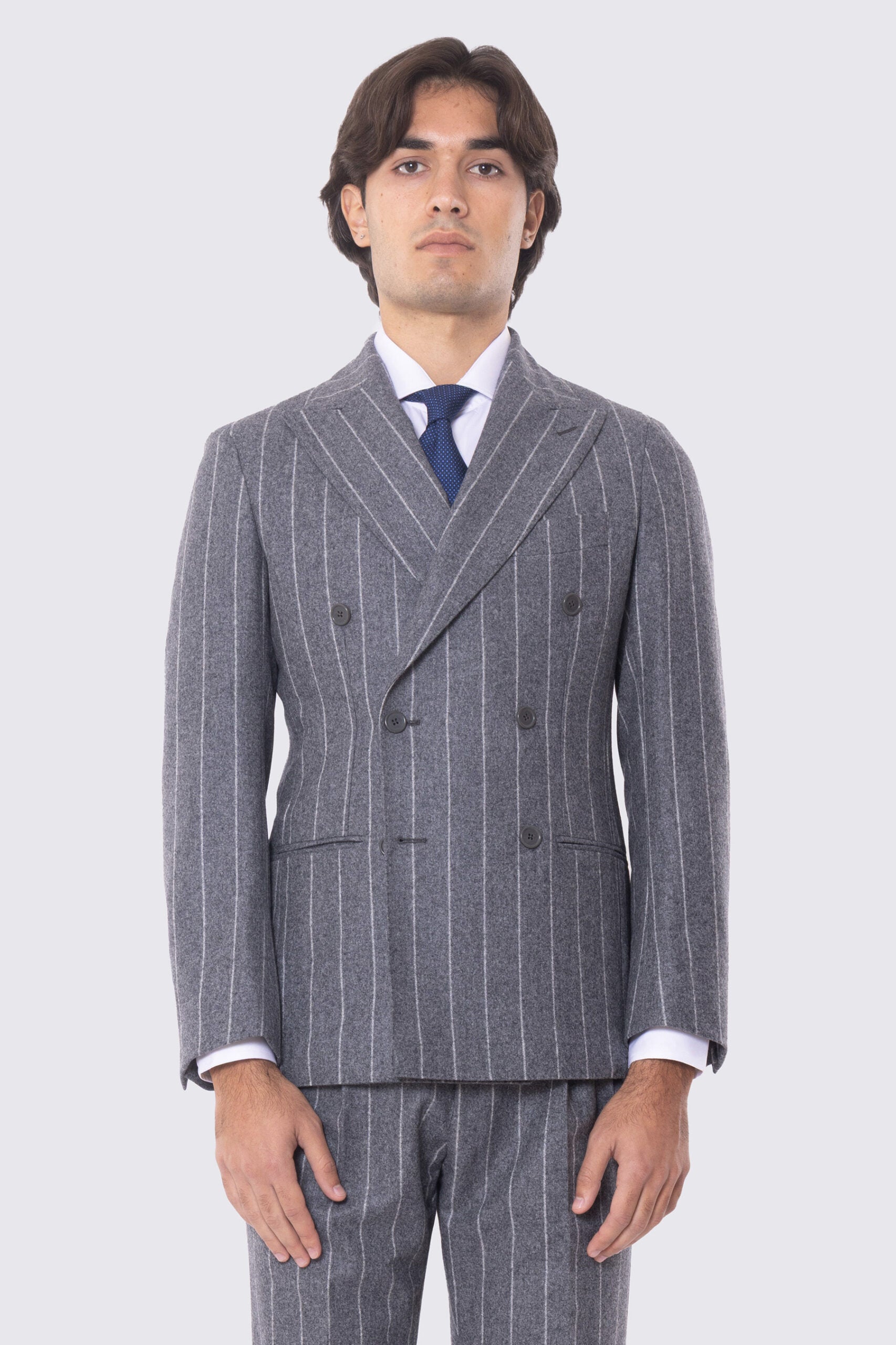 Abito uomo grigio gessato bianco con giacca Doppiopetto rever a lancia e tasche a filo e pantalone vita alta con doppia pinces e risvolto 5cm in pura lana Vitale Barberis Canonico