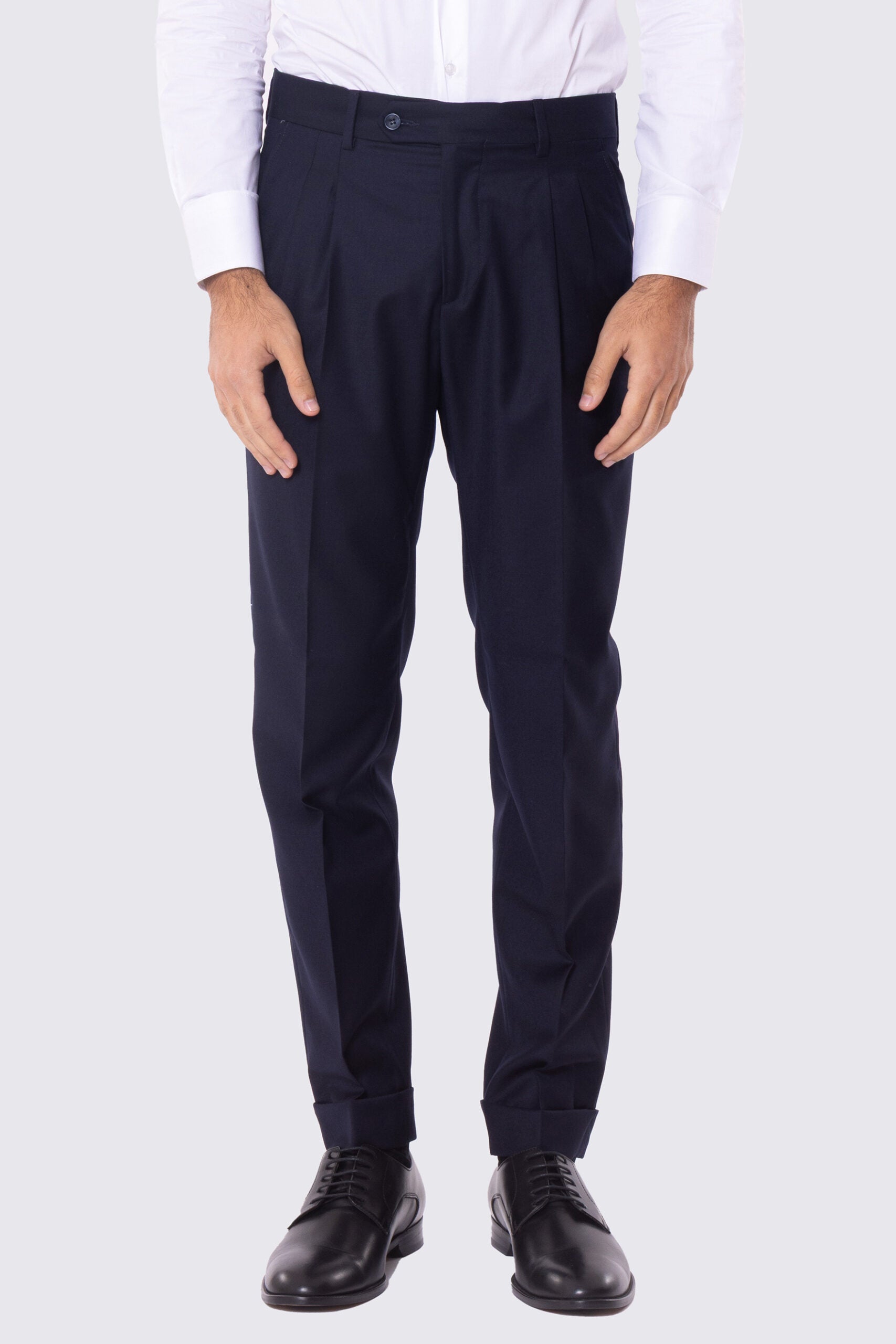 Abito blu notte con giacca Doppiopetto rever a lancia tasche a filo e pantalone vita alta con doppie pinces e risvolto 5cm 100% lana Flanella Carillo Drapers