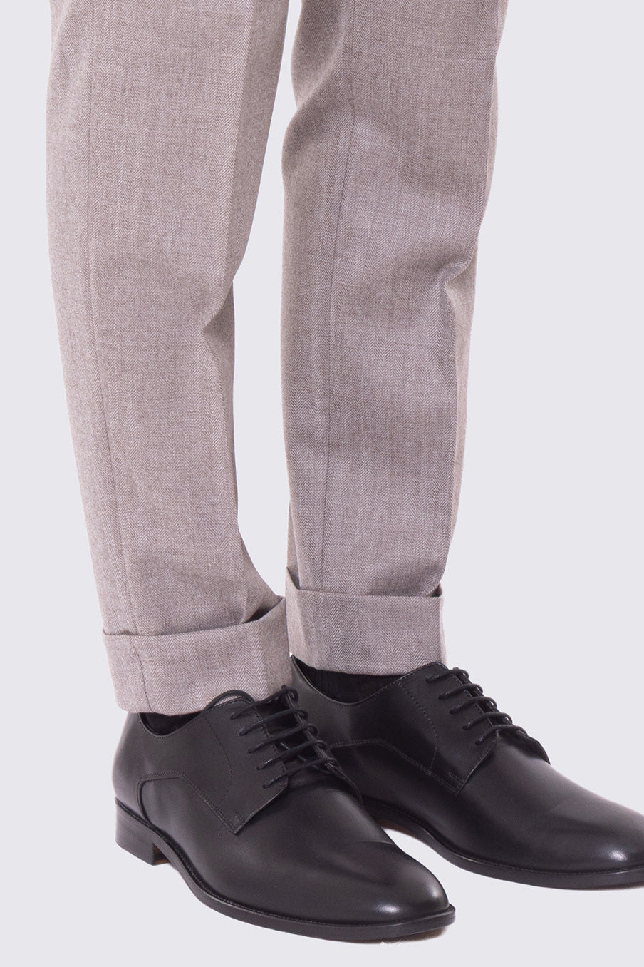 Abito Tortora con giacca Doppiopetto rever a lancia tasche a filo e pantalone vita alta con doppia pinces e risvolto 5cm 100% lana Flanella Carillo Drapers
