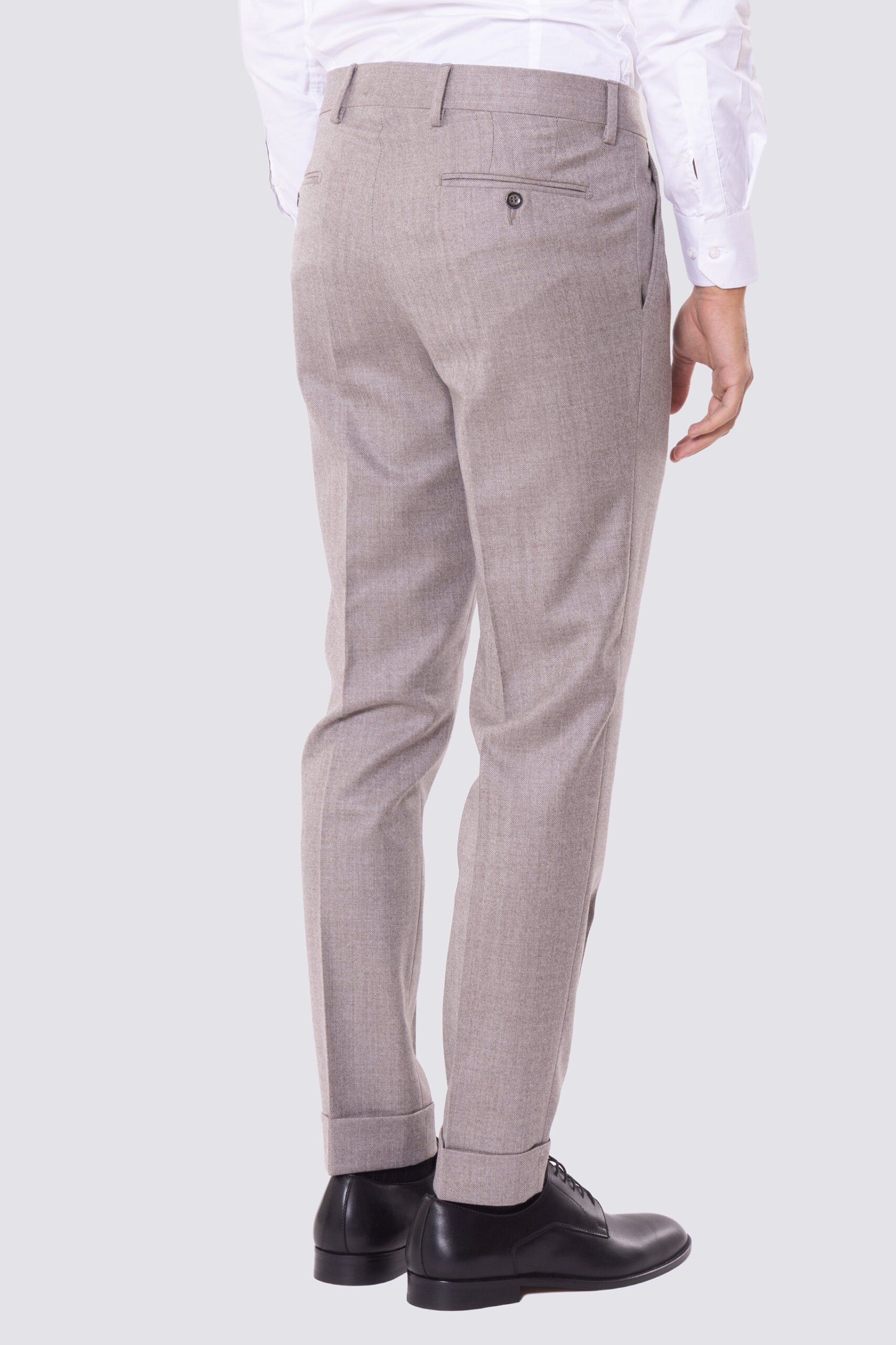Abito Tortora con giacca Doppiopetto rever a lancia tasche a filo e pantalone vita alta con doppia pinces e risvolto 5cm 100% lana Flanella Carillo Drapers