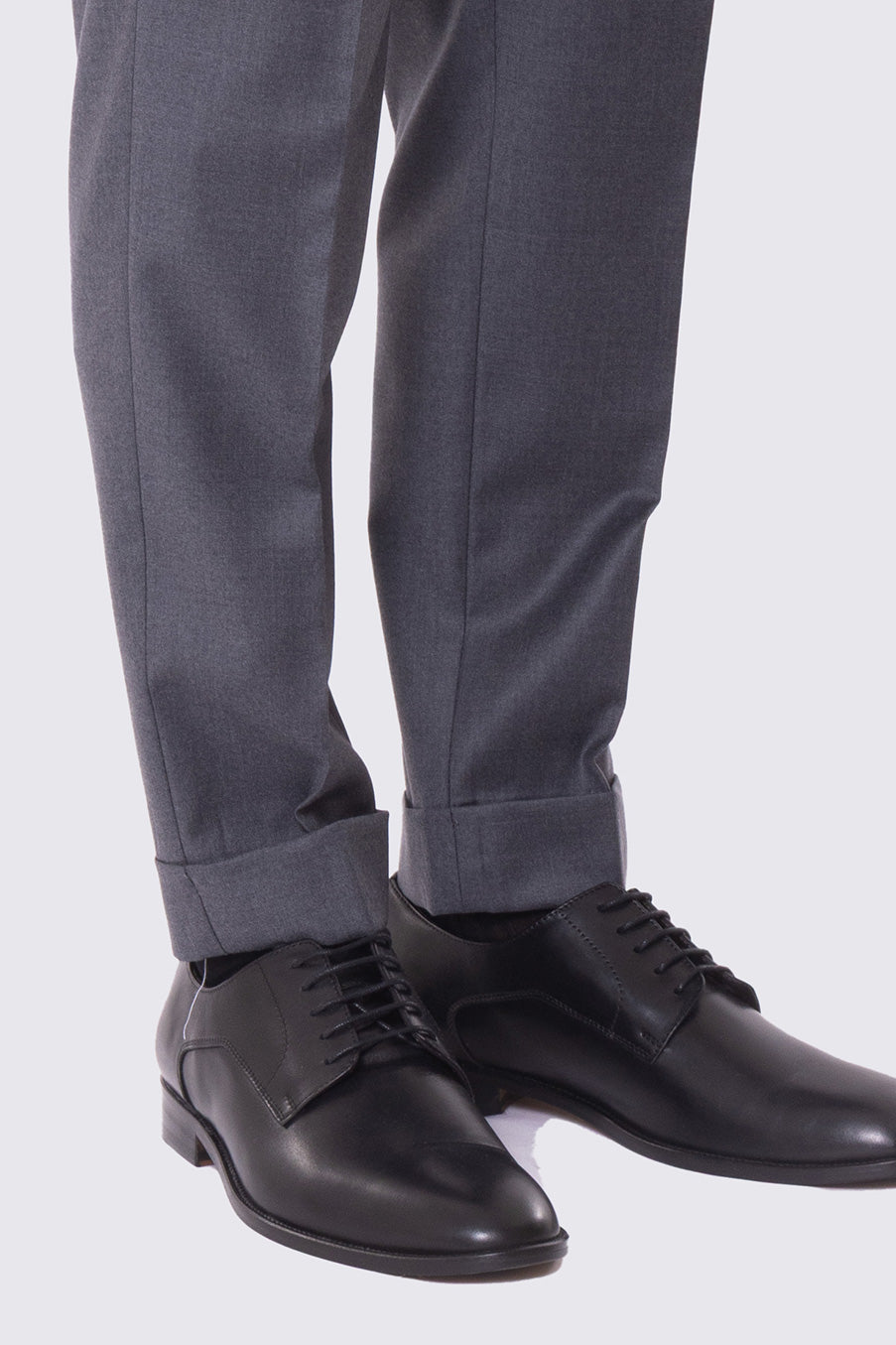 Abito grigio con giacca Doppiopetto rever a lancia tasche a filo e pantalone vita alta con doppia pinces e risvolto 5cm 100% lana Flanella Carillo Drapers