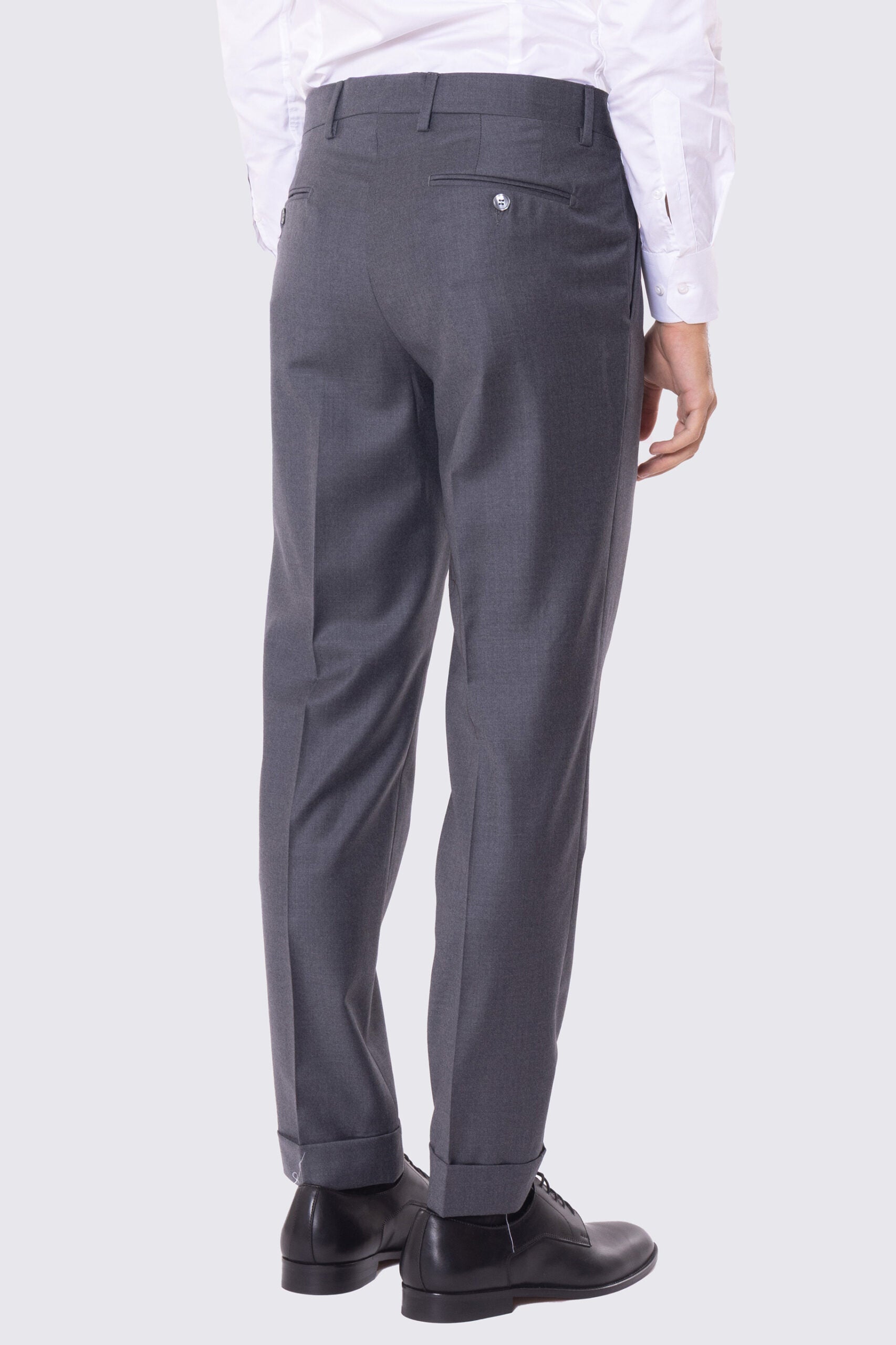 Abito grigio con giacca Doppiopetto rever a lancia tasche a filo e pantalone vita alta con doppia pinces e risvolto 5cm 100% lana Flanella Carillo Drapers