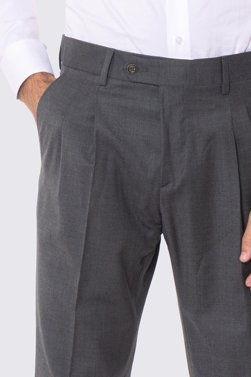 Abito verde con giacca Doppiopetto rever a lancia tasche a filo e pantalone vita alta con doppia pinces e risvolto 5cm 100% lana Flanella Carillo Drapers
