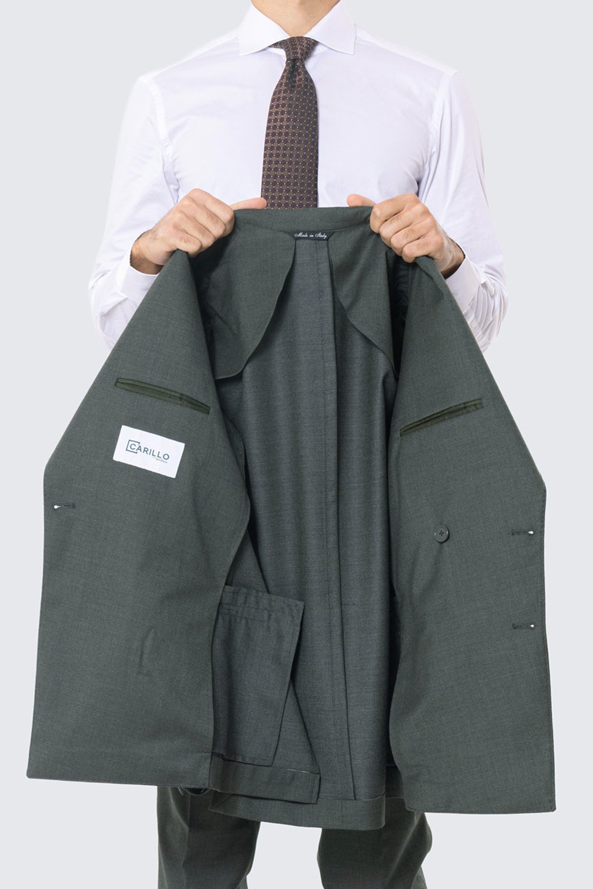 Grüner Anzug mit zweireihigem Jackett, steigendem Revers, Leistentaschen und High-Waist-Hose mit doppelten Bundfalten und 5 cm Aufschlag, 100 % Wolle Flanell Carillo Drapers