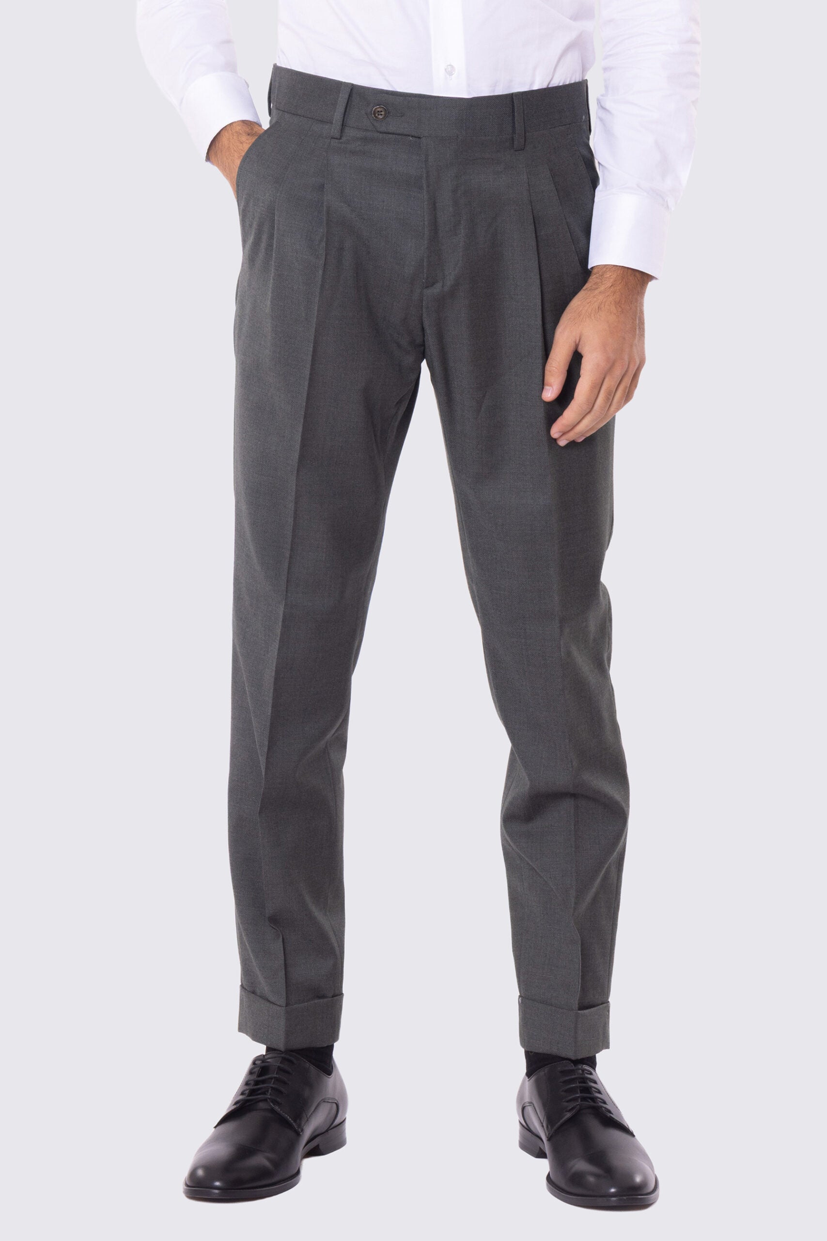 Abito verde con giacca Doppiopetto rever a lancia tasche a filo e pantalone vita alta con doppia pinces e risvolto 5cm 100% lana Flanella Carillo Drapers