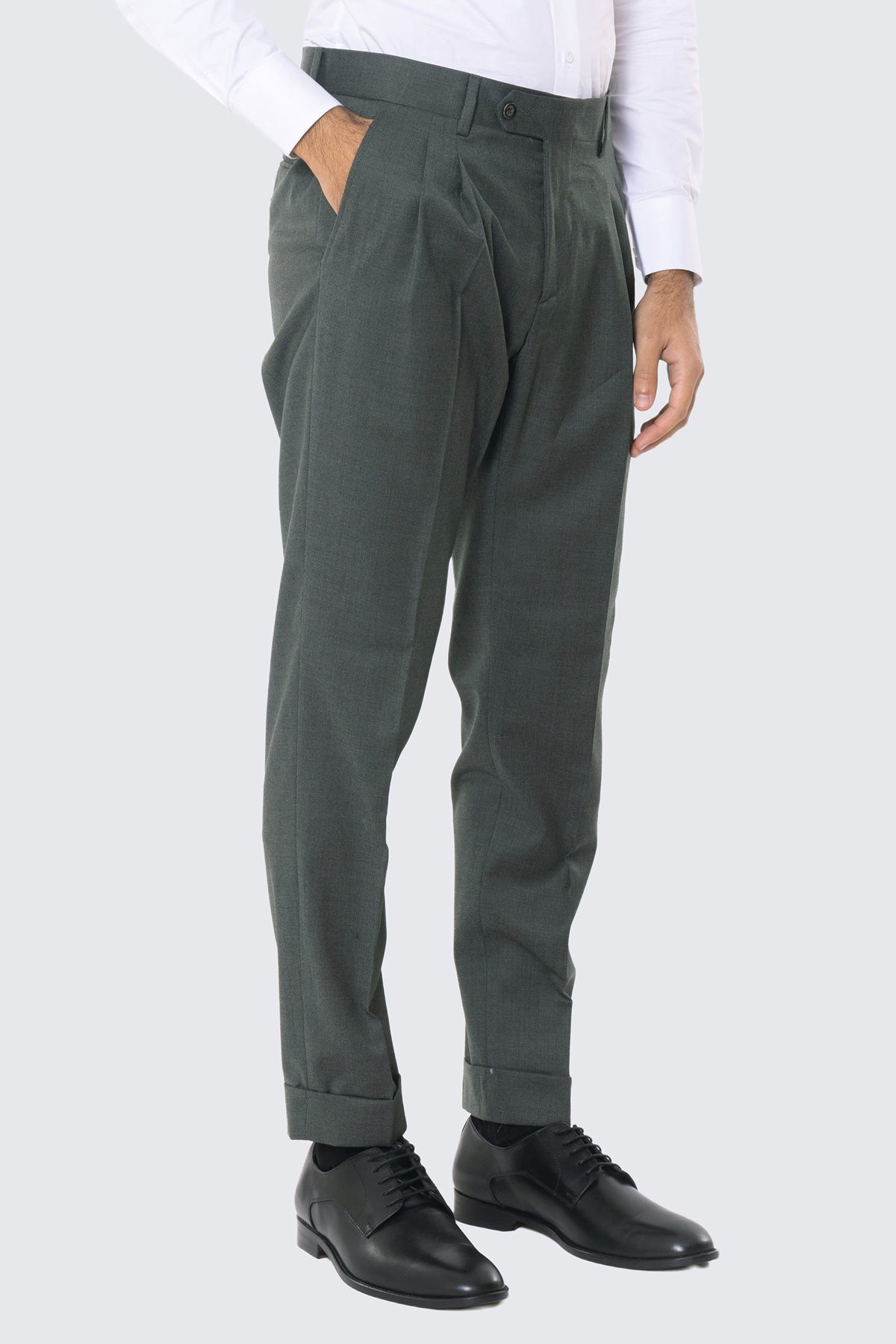 Grüner Anzug mit zweireihigem Jackett, steigendem Revers, Leistentaschen und High-Waist-Hose mit doppelten Bundfalten und 5 cm Aufschlag, 100 % Wolle Flanell Carillo Drapers