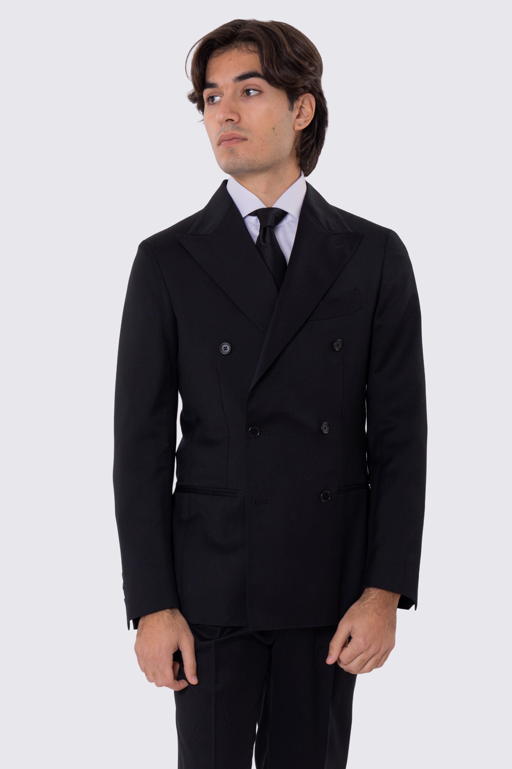 Abito uomo Doppiopetto nero fresco lana super 110's Tessuti in esclusiva Sartoria Carillo completamente sfoderato con Rever a lancia e tasche a filetto