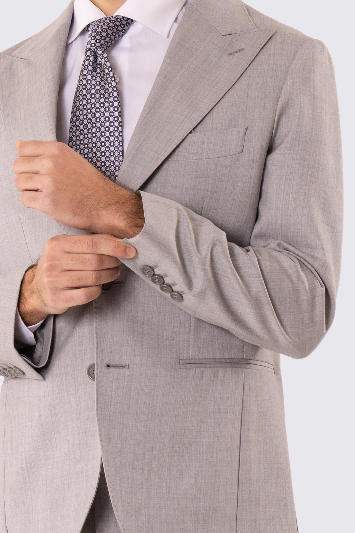 Abito uomo Monopetto grigio chiaro fresco lana super 110's Tessuti in esclusiva Sartoria Carillo completamente sfoderato con Rever a lancia e tasche a filetto