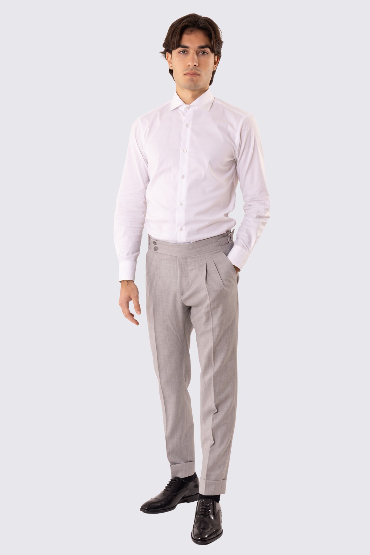 Abito uomo Monopetto grigio chiaro fresco lana super 110's Tessuti in esclusiva Sartoria Carillo completamente sfoderato con Rever a lancia e tasche a filetto
