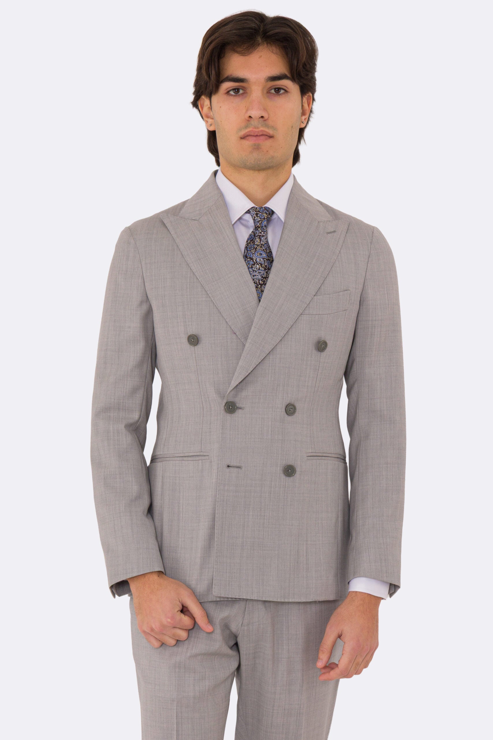 Abito uomo Doppiopetto grigio chiaro fresco lana super 110's Tessuti in esclusiva Sartoria Carillo completamente sfoderato con Rever a lancia e tasche a filetto