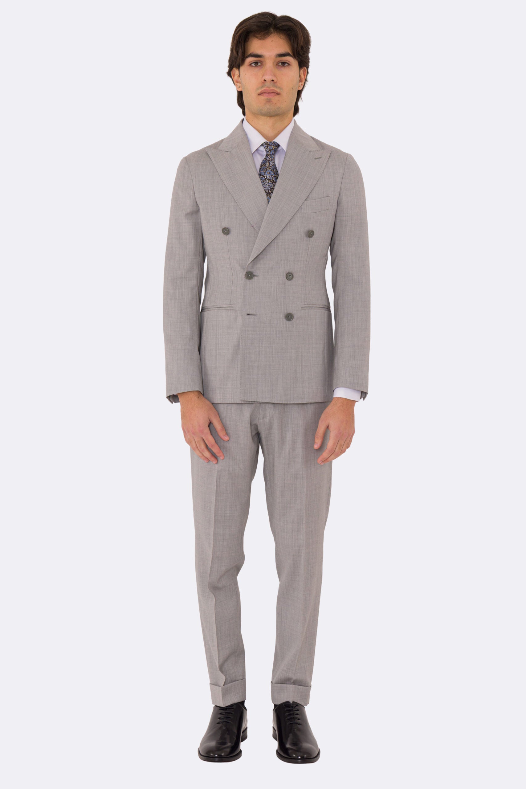 Abito uomo Doppiopetto grigio chiaro fresco lana super 110's Tessuti in esclusiva Sartoria Carillo completamente sfoderato con Rever a lancia e tasche a filetto