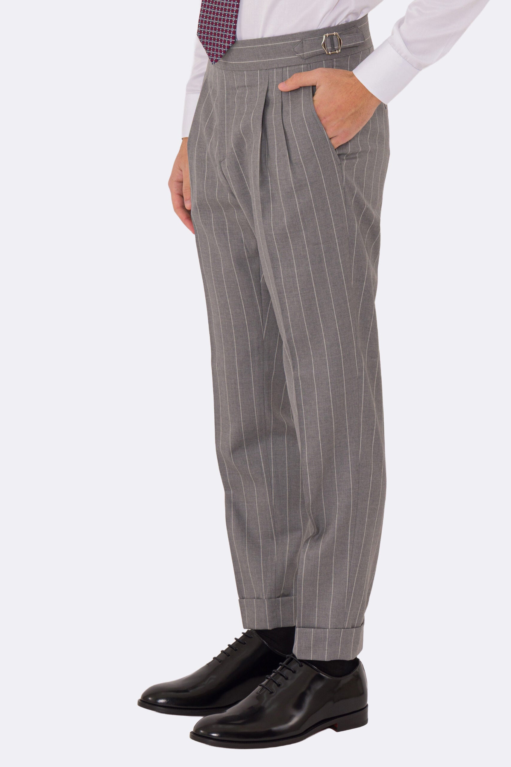 Abito uomo Monopetto grigio gessato bianco fresco lana super 110's Tessuti in esclusiva Sartoria Carillo completamente sfoderato con Rever a lancia e tasche a filetto