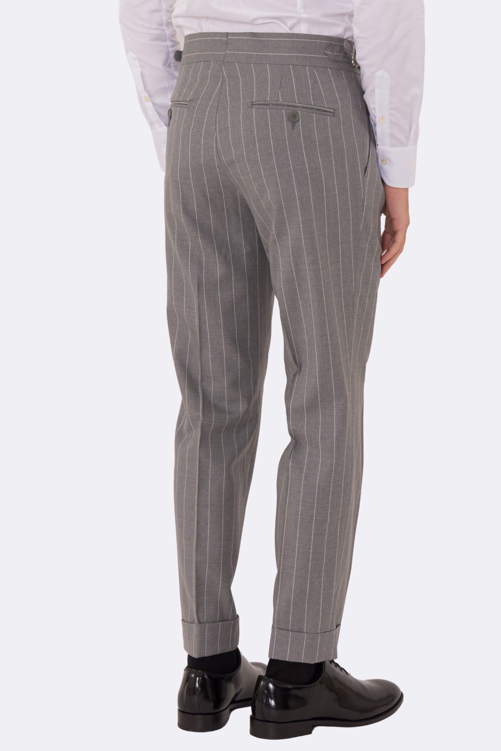 Abito uomo Monopetto grigio gessato bianco fresco lana super 110's Tessuti in esclusiva Sartoria Carillo completamente sfoderato con Rever a lancia e tasche a filetto