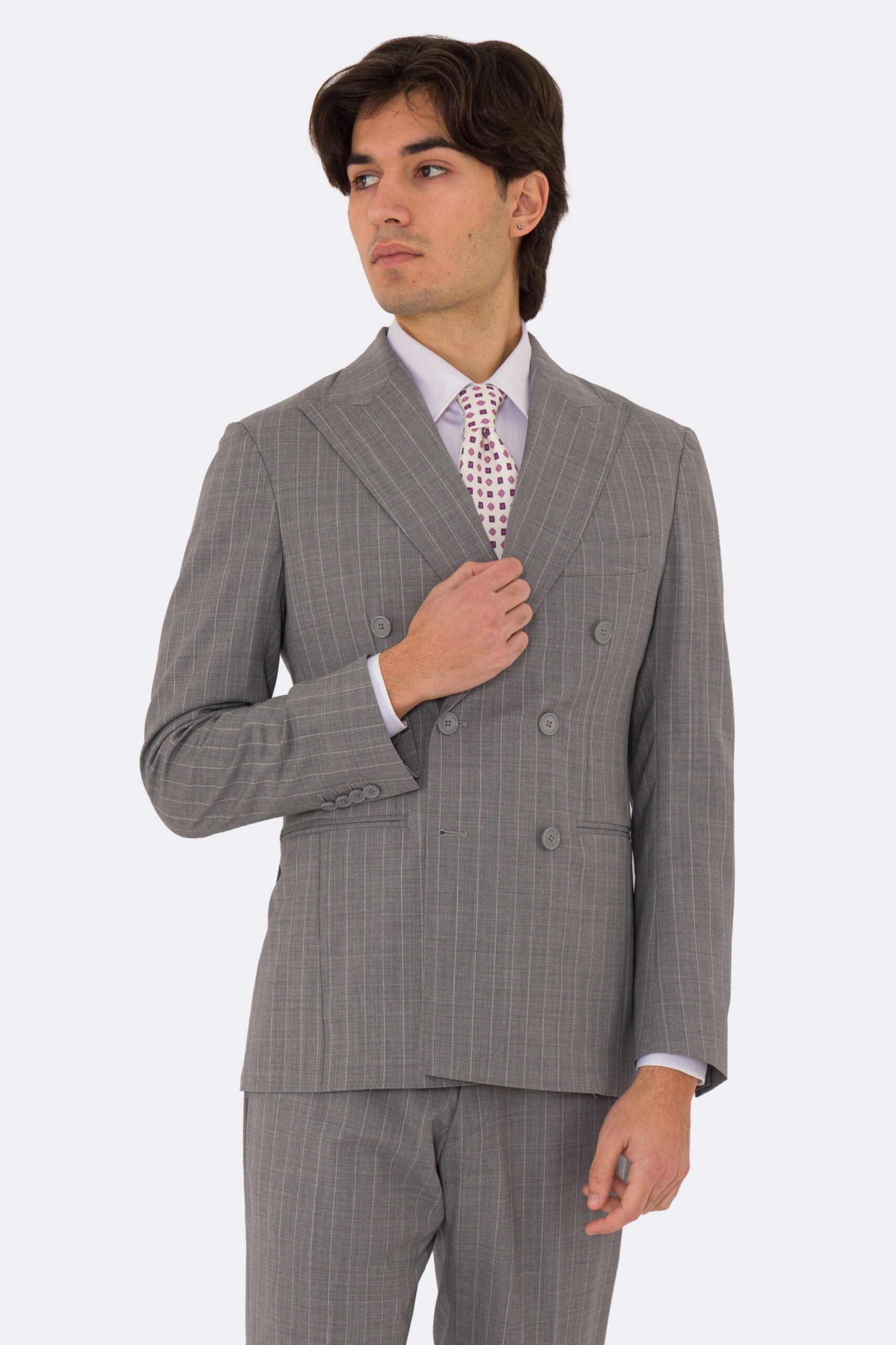 Abito uomo Doppiopetto grigio gessato bianco fresco lana super 110's Tessuti in esclusiva Sartoria Carillo completamente sfoderato con Rever a lancia e tasche a filetto