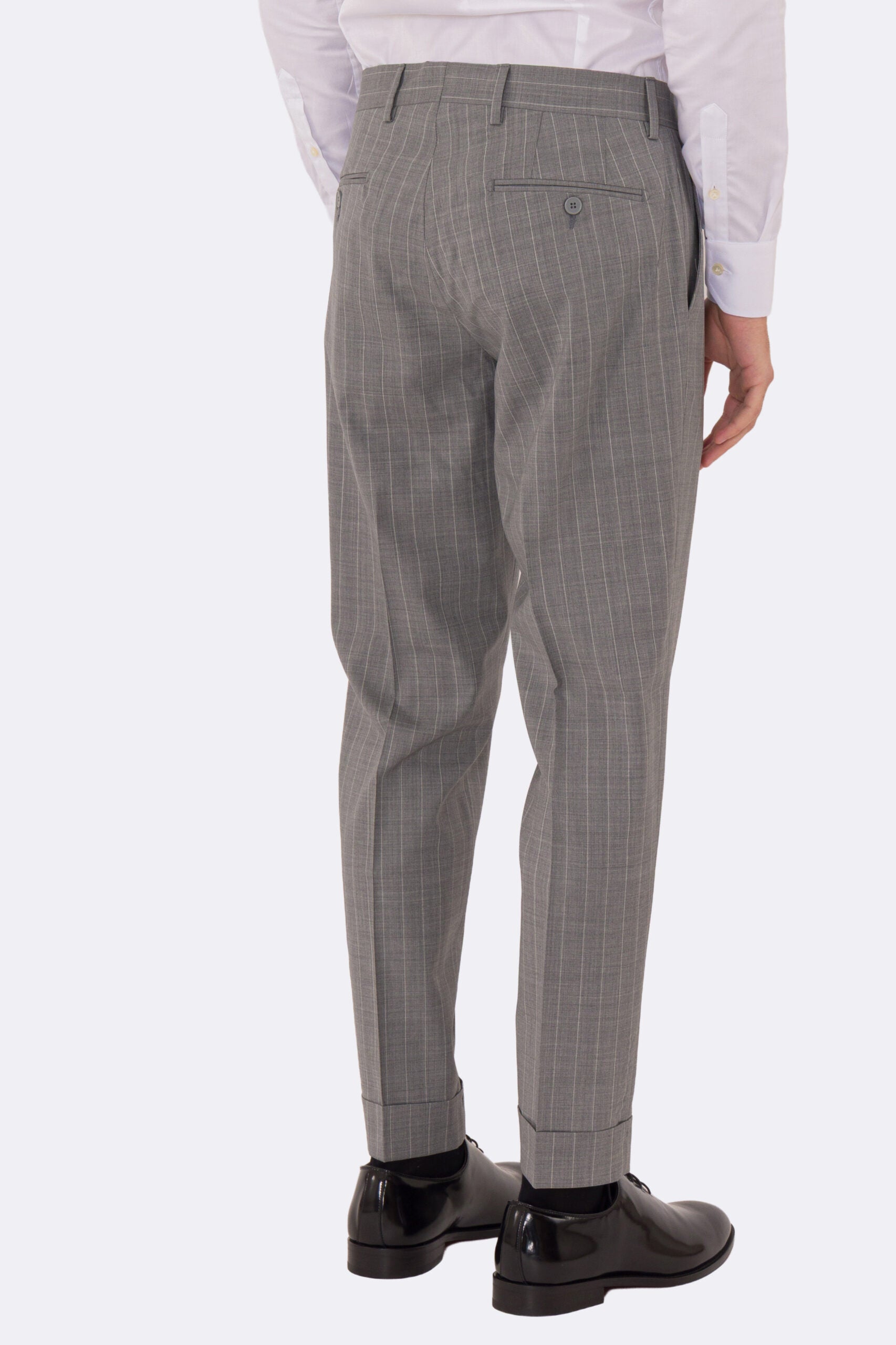 Abito uomo Doppiopetto grigio gessato bianco fresco lana super 110's Tessuti in esclusiva Sartoria Carillo completamente sfoderato con Rever a lancia e tasche a filetto
