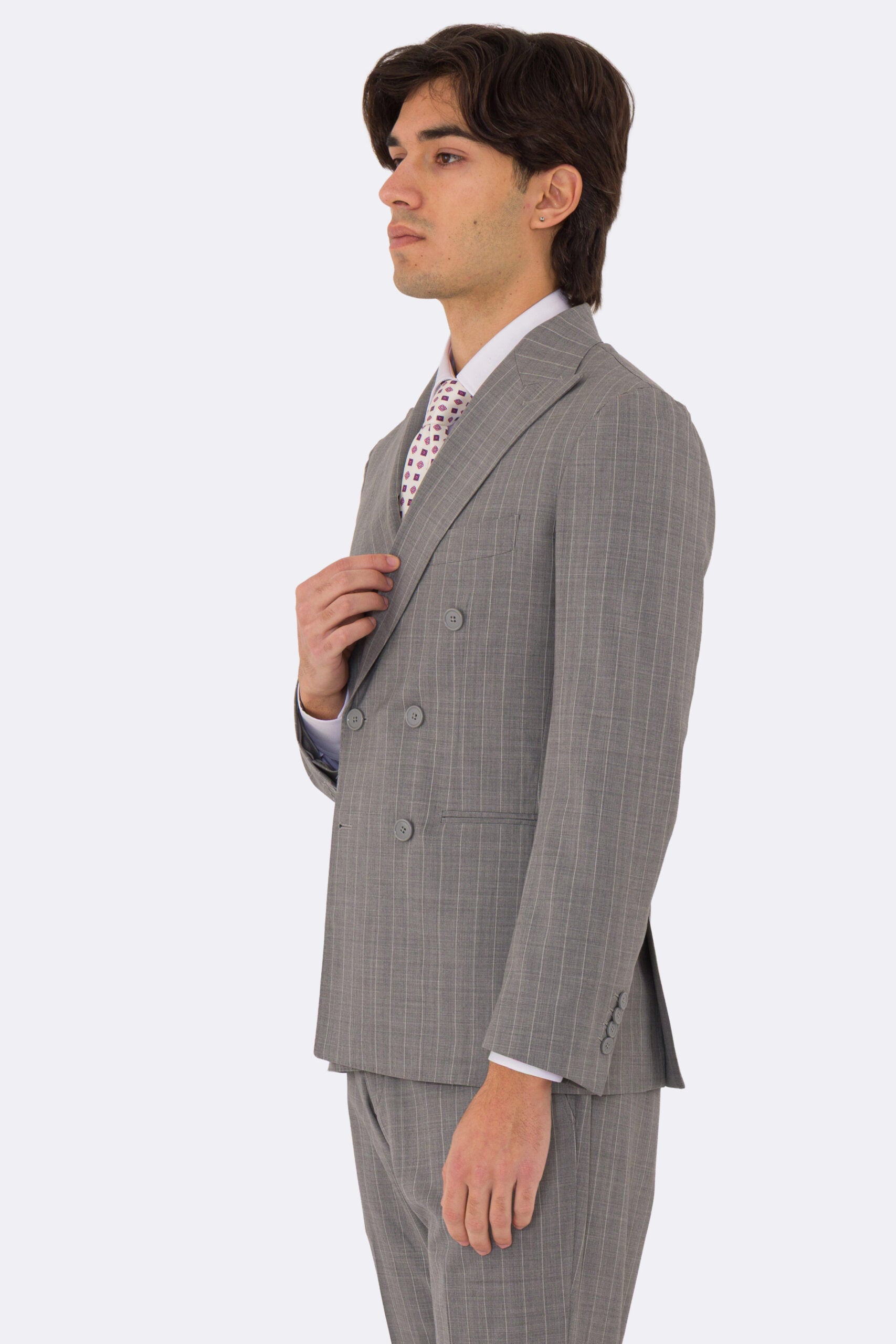 Abito uomo Doppiopetto grigio gessato bianco fresco lana super 110's Tessuti in esclusiva Sartoria Carillo completamente sfoderato con Rever a lancia e tasche a filetto