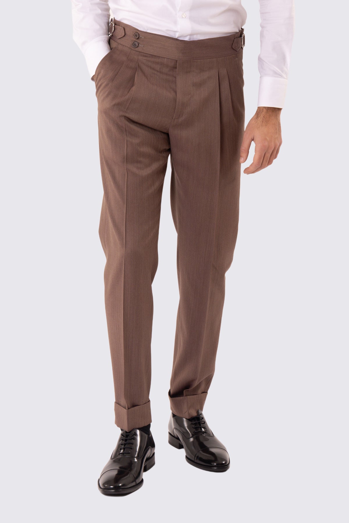 Abito uomo Monopetto Marrone Solaro fresco lana super 110's Tessuti in esclusiva Sartoria Carillo completamente sfoderato con Rever a lancia e tasche a filetto