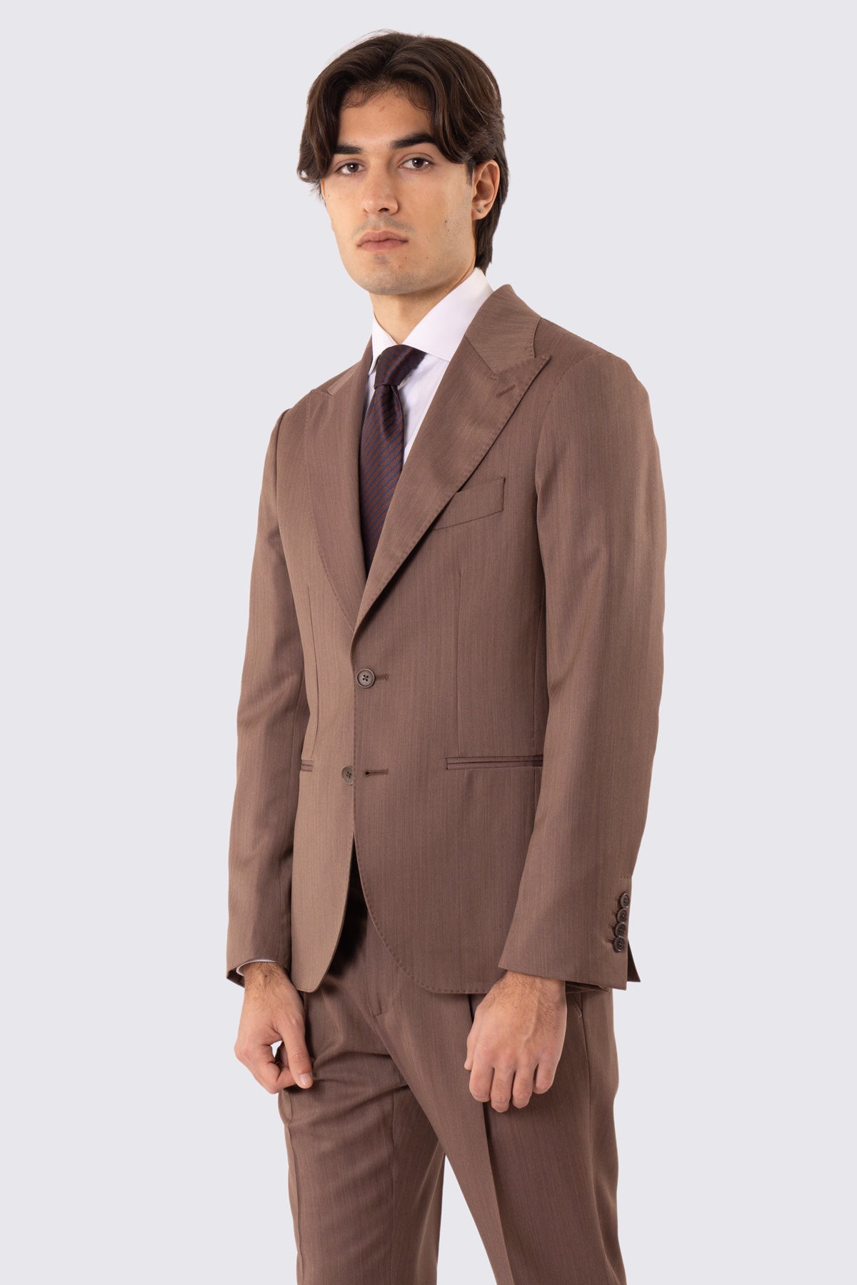 Abito uomo Monopetto Marrone Solaro fresco lana super 110's Tessuti in esclusiva Sartoria Carillo completamente sfoderato con Rever a lancia e tasche a filetto