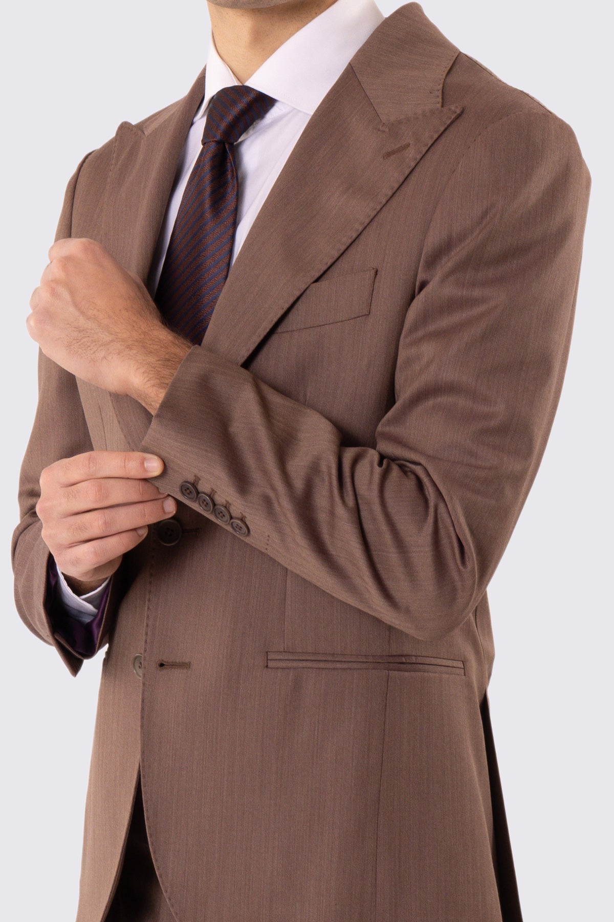 Abito uomo Monopetto Marrone Solaro fresco lana super 110's Tessuti in esclusiva Sartoria Carillo completamente sfoderato con Rever a lancia e tasche a filetto