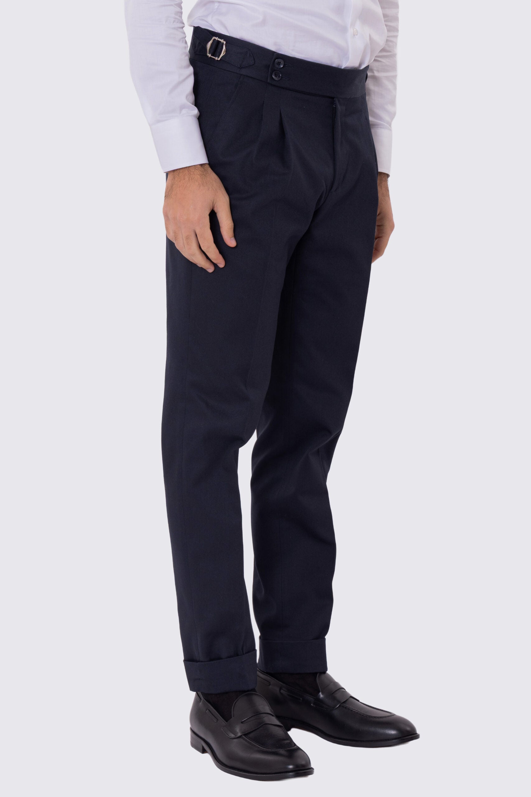 Pantalone uomo blu notte vita alta con fibbie laterali e doppia pinces tasca america in cotone 290gr invernale risvolto 5cm made in italy