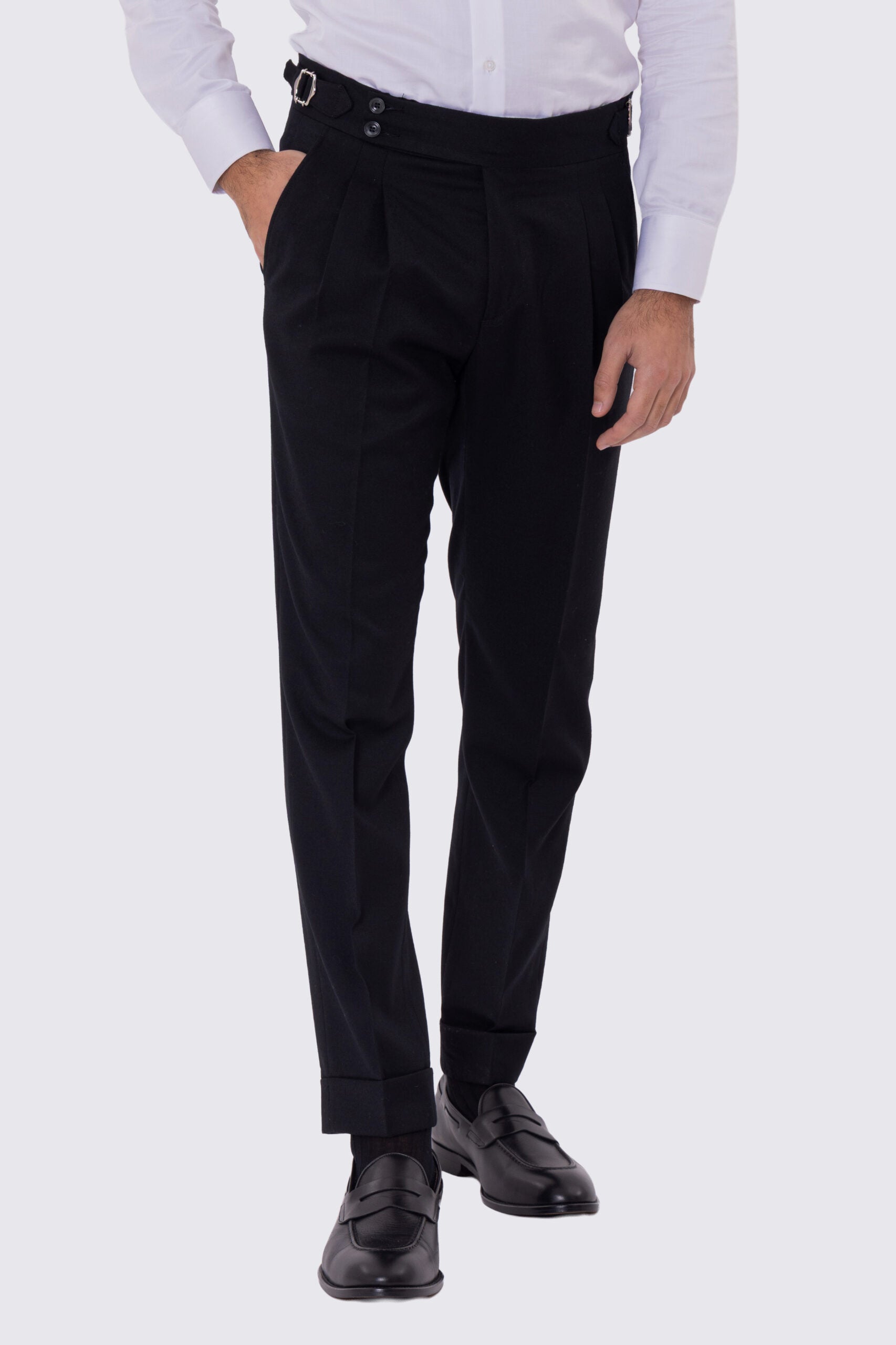 Pantalone uomo nero vita alta con fibbie laterali e doppia pinces tasca america in cotone 290gr invernale risvolto 5cm made in italy