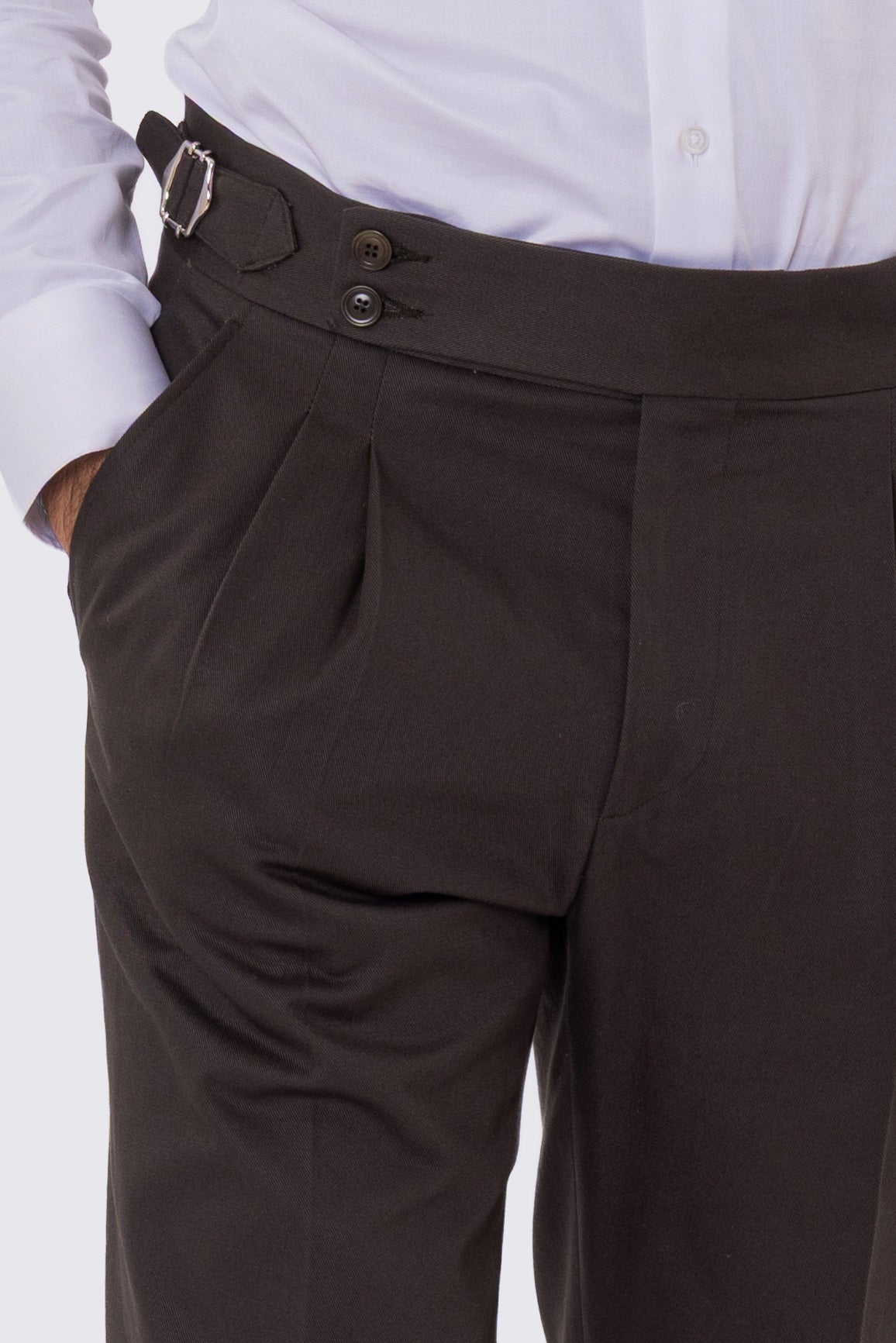 Pantalone uomo Verde militare vita alta con fibbie laterali e doppia pinces tasca america in cotone 290gr invernale risvolto 5cm made in italy