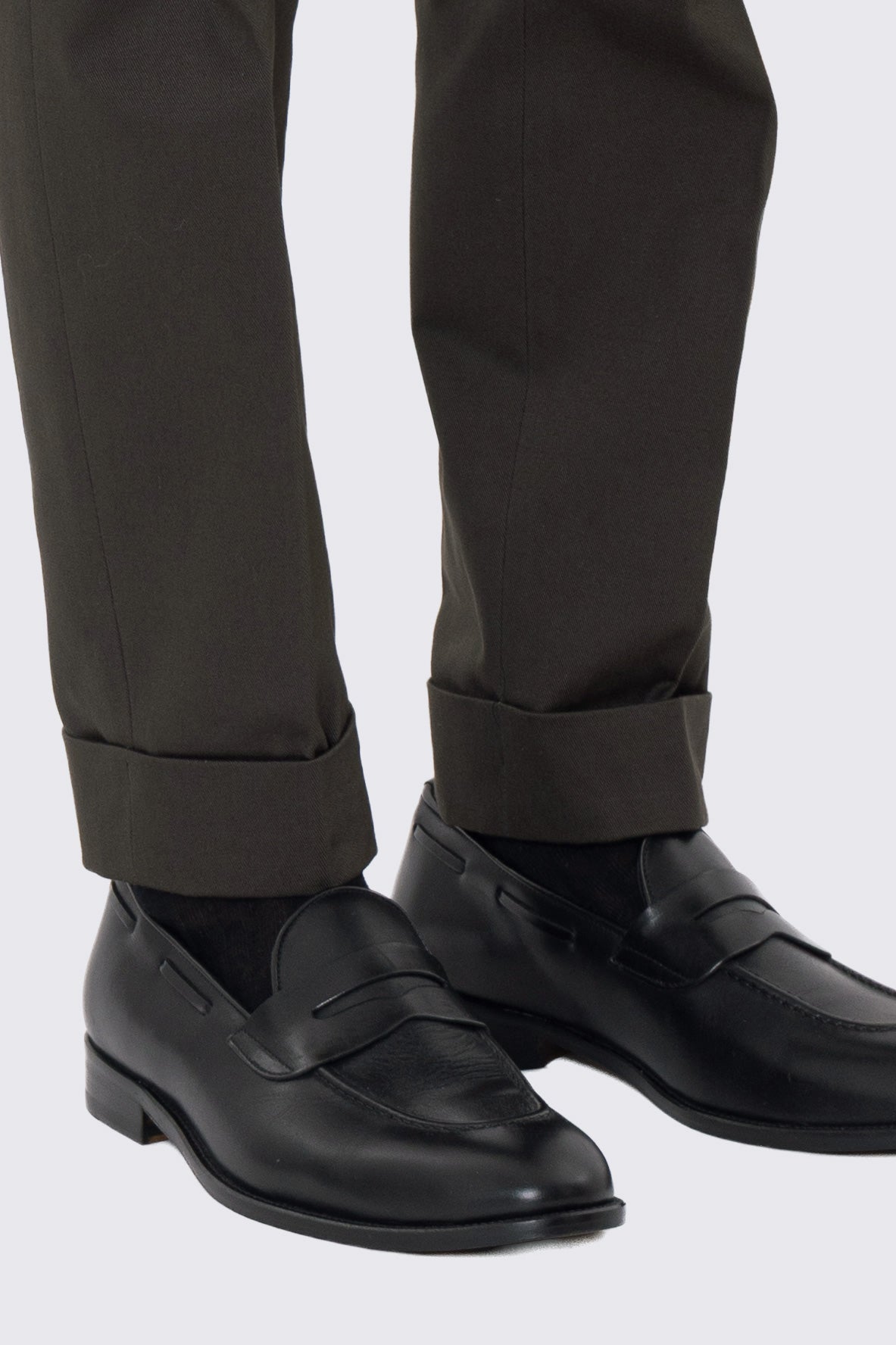 Pantalone uomo Verde militare vita alta con fibbie laterali e doppia pinces tasca america in cotone 290gr invernale risvolto 5cm made in italy