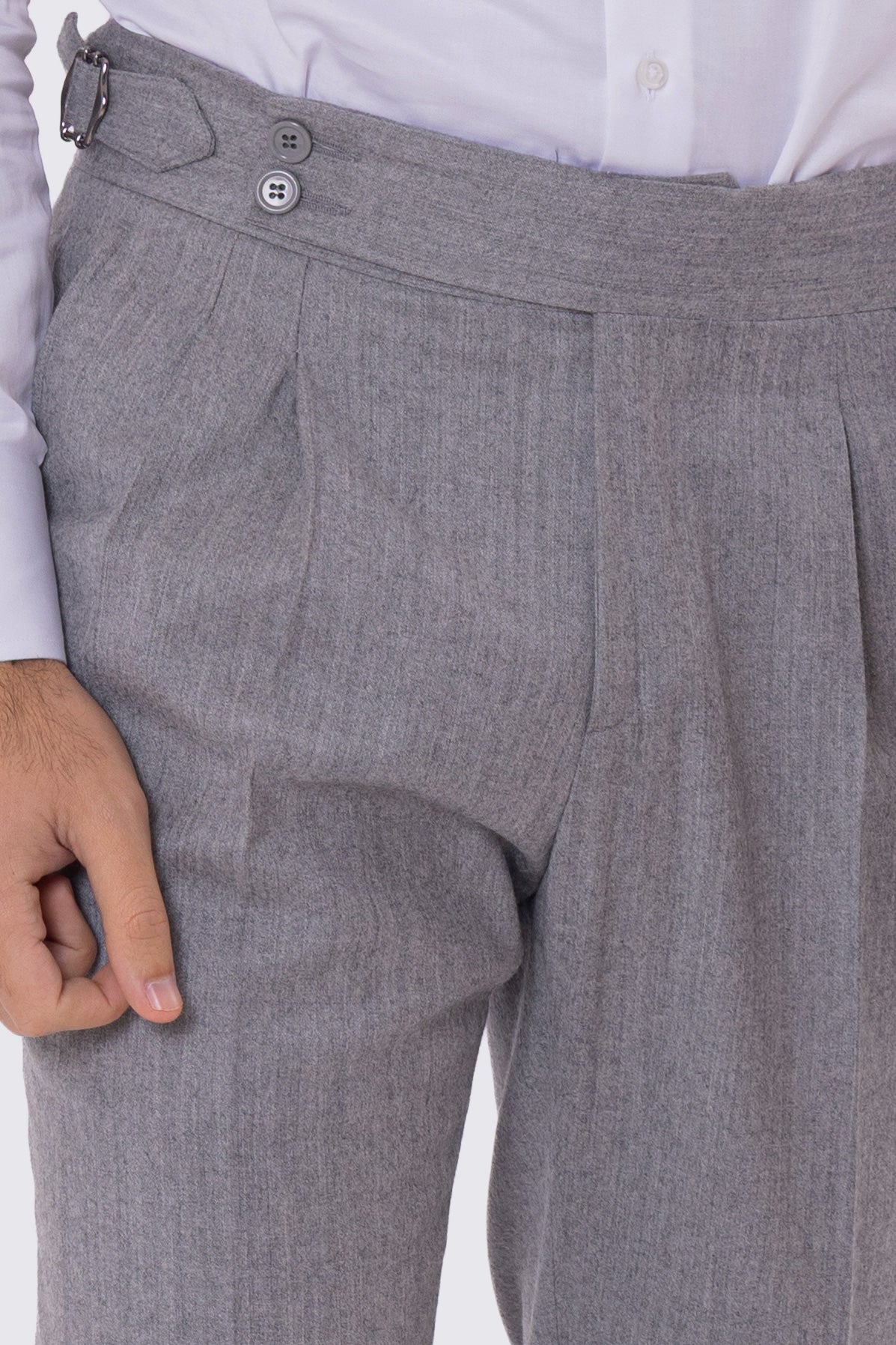 Pantalone uomo grigio vita alta con fibbie laterali e doppia pinces tasca america in lana flanella mista 290gr invernale risvolto 5cm made in italy