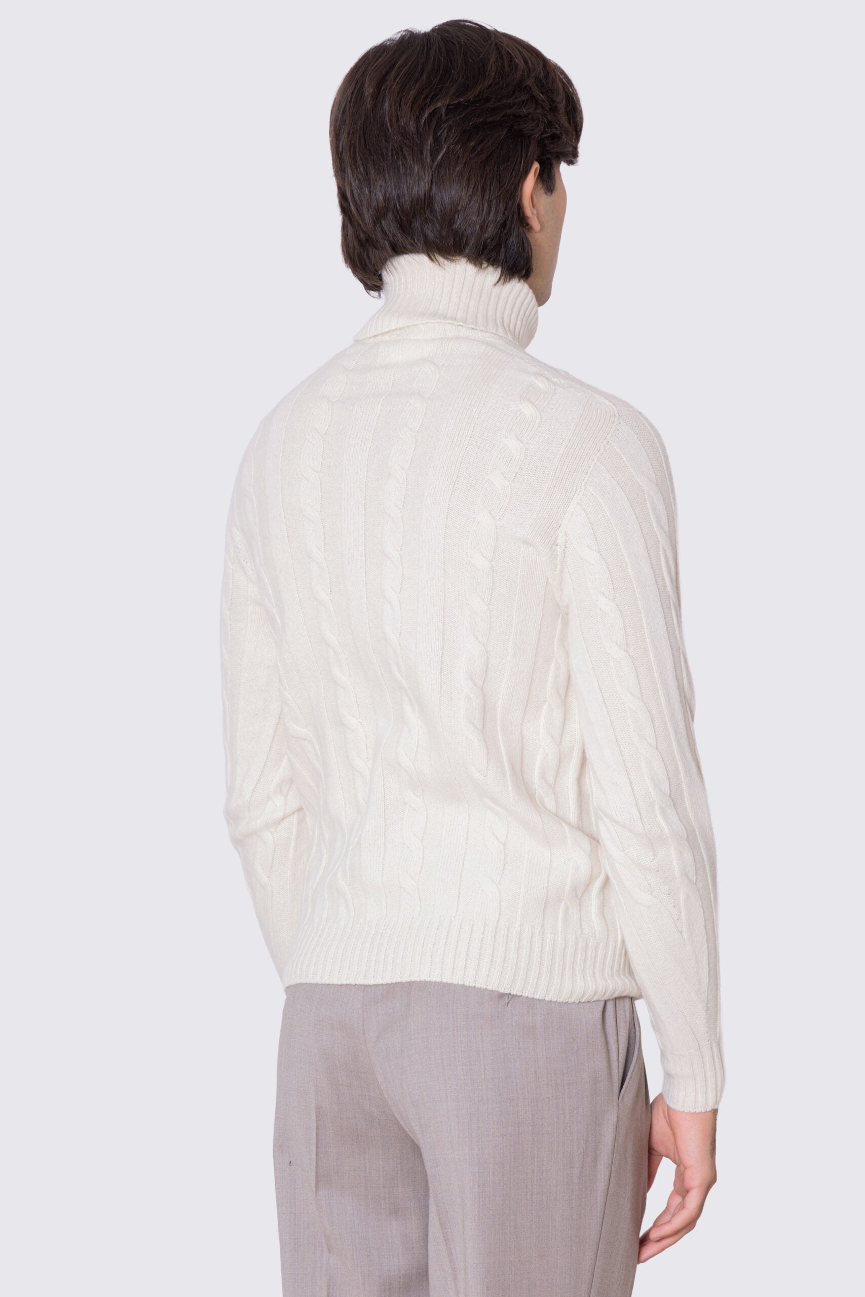 Dolcevita Panna in lana grossa e cashmere con treccia costruzione tubolare senza cuciture rifinito a mano Finezza 7