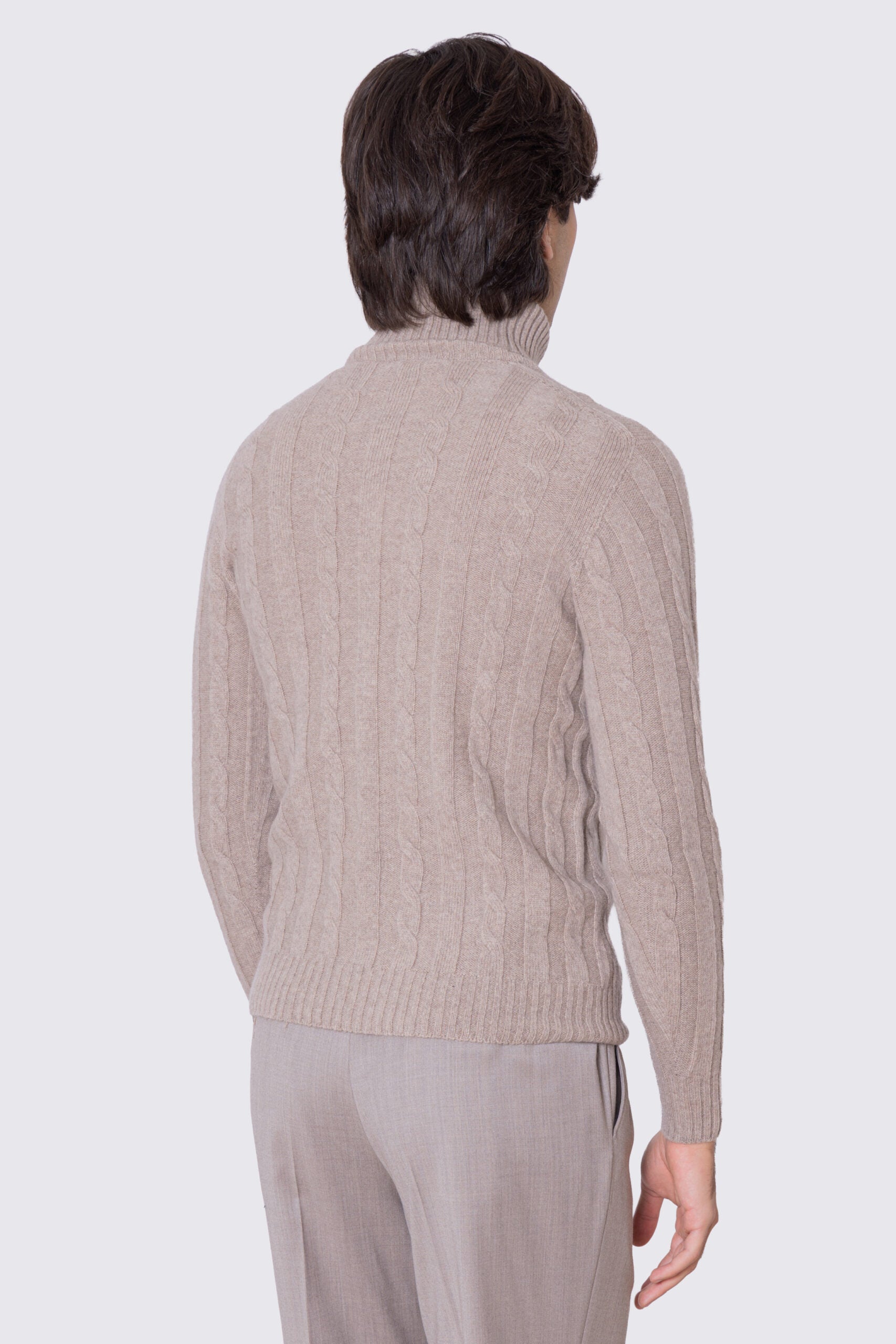 Dolcevita Beige in lana grossa e cashmere con treccia costruzione tubolare senza cuciture rifinito a mano Finezza 7