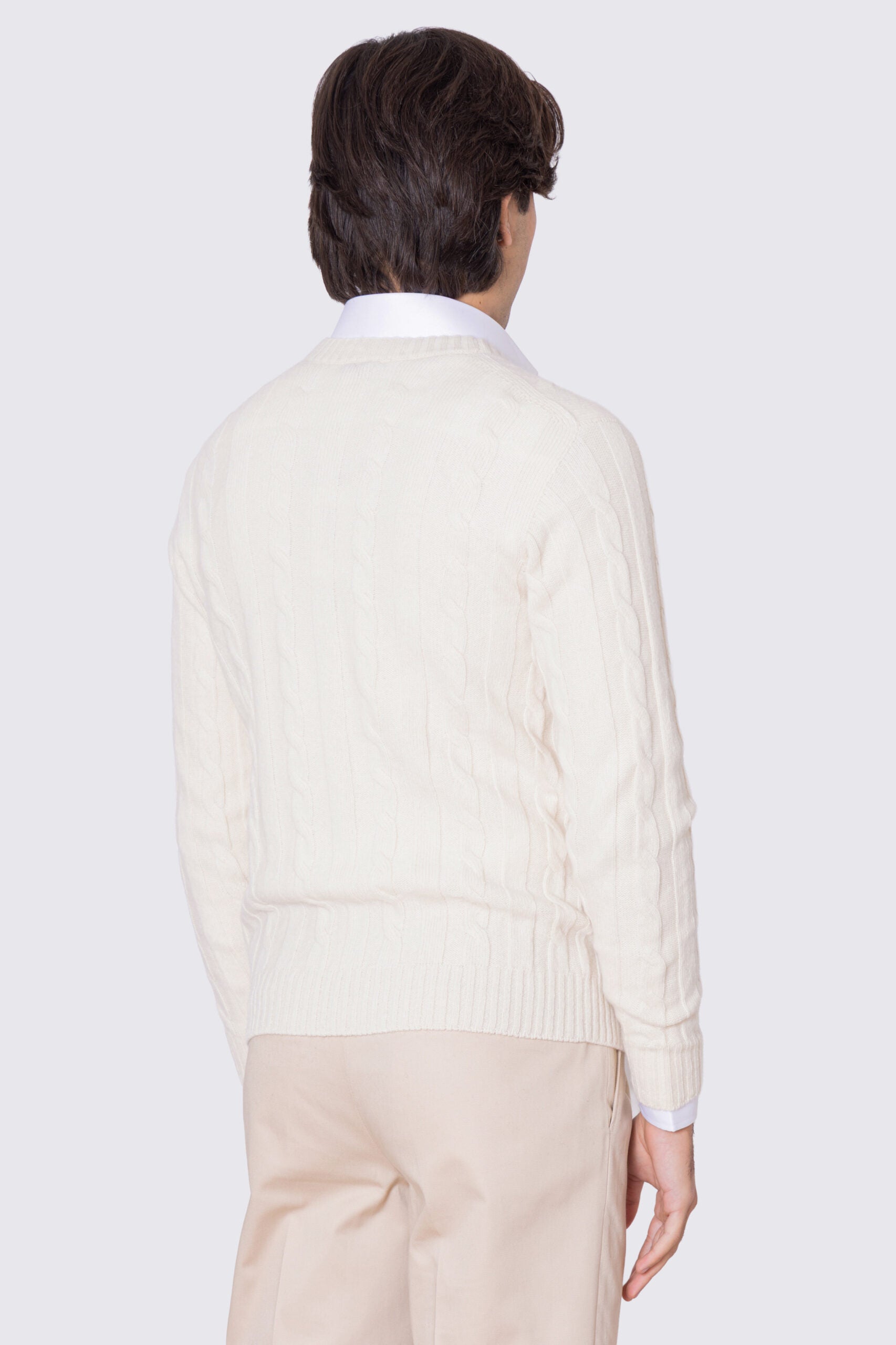 Cardigan panna in lana grossa e cashmere 5 bottoni con treccia costruzione tubolare senza cuciture rifinito a mano Finezza 7