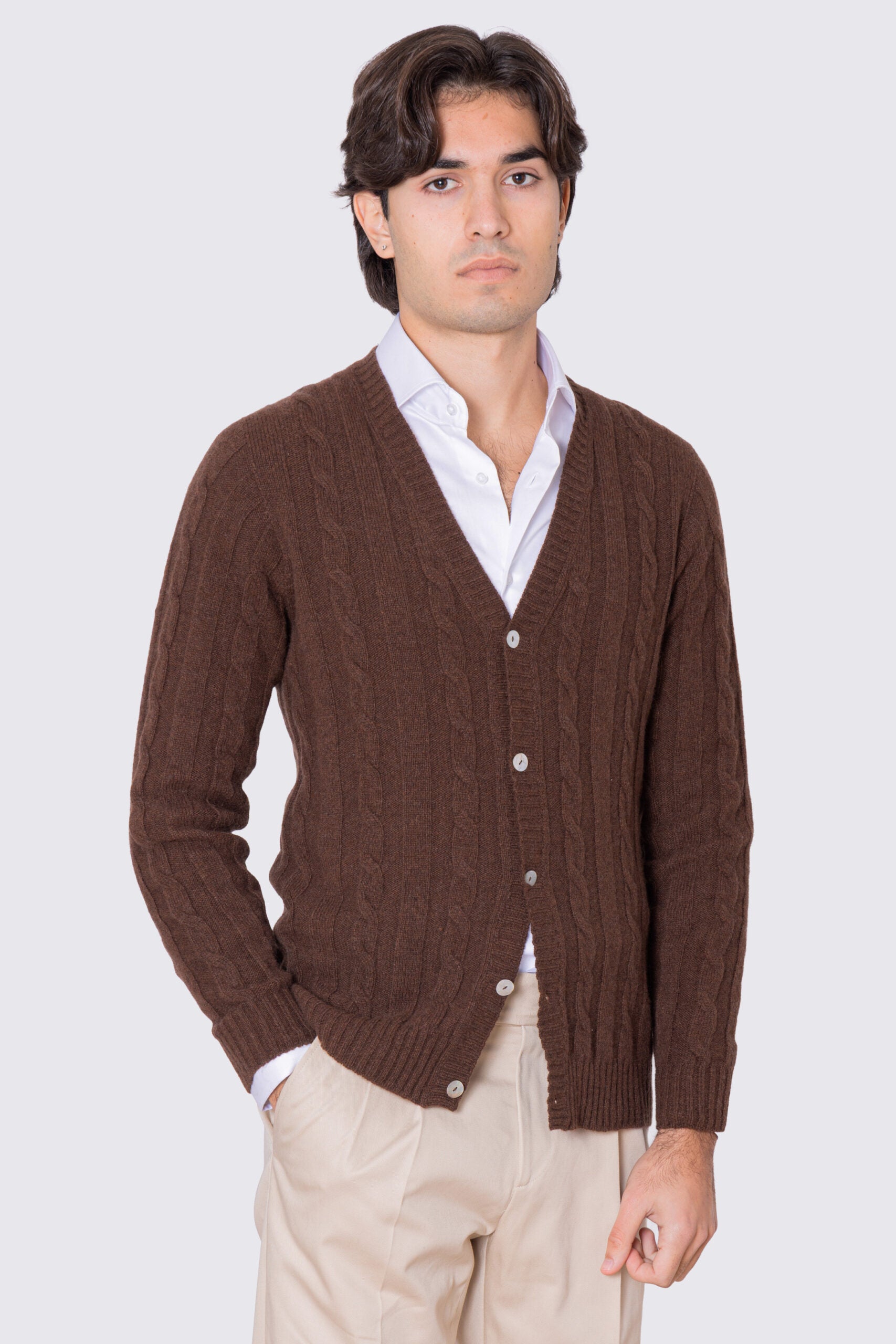 Cardigan Marrone in lana grossa e cashmere 5 bottoni con treccia costruzione tubolare senza cuciture rifinito a mano Finezza 7