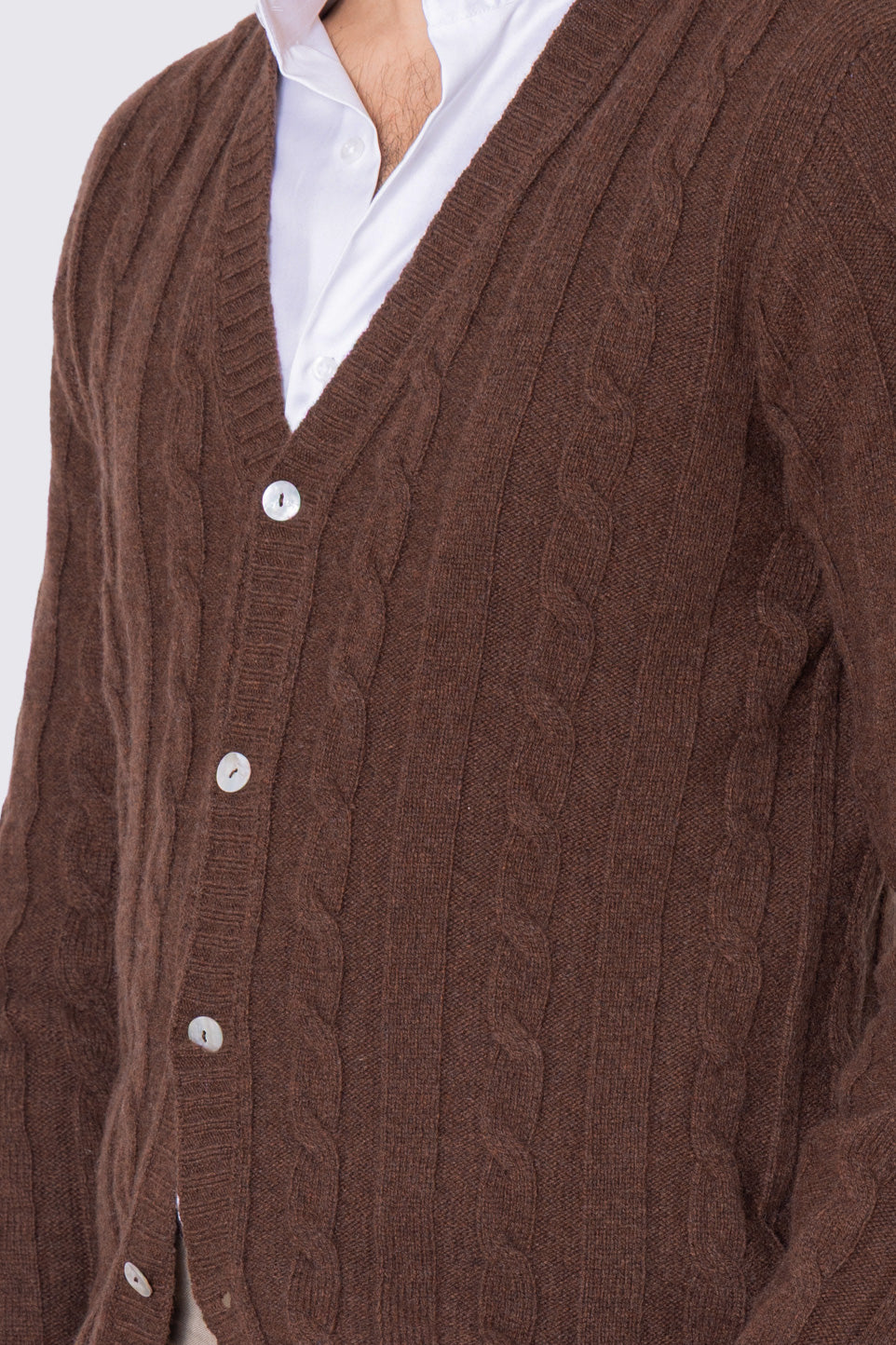Cardigan Marrone in lana grossa e cashmere 5 bottoni con treccia costruzione tubolare senza cuciture rifinito a mano Finezza 7