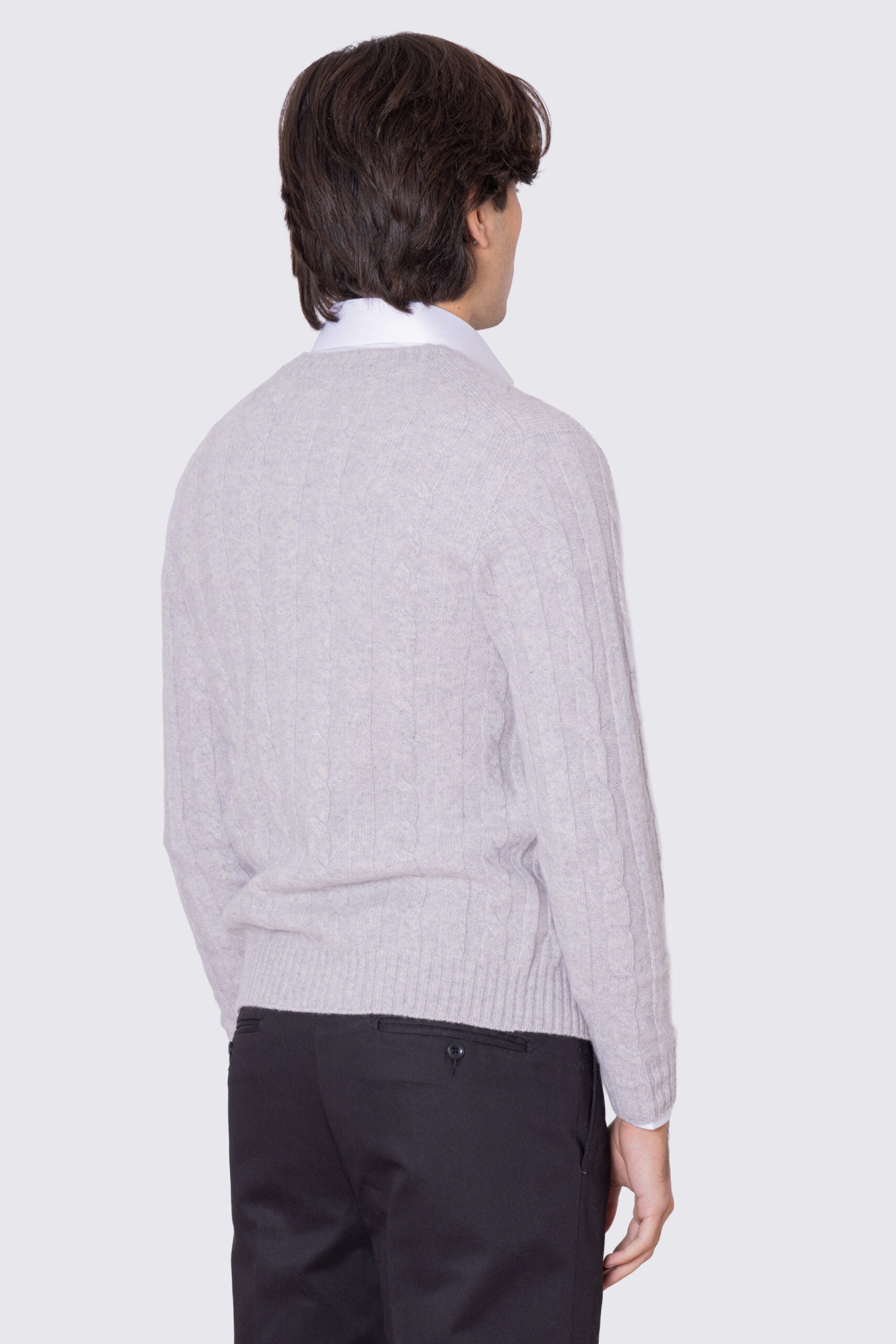 Cardigan grigio in lana grossa e cashmere 5 bottoni con treccia costruzione tubolare senza cuciture rifinito a mano Finezza 7