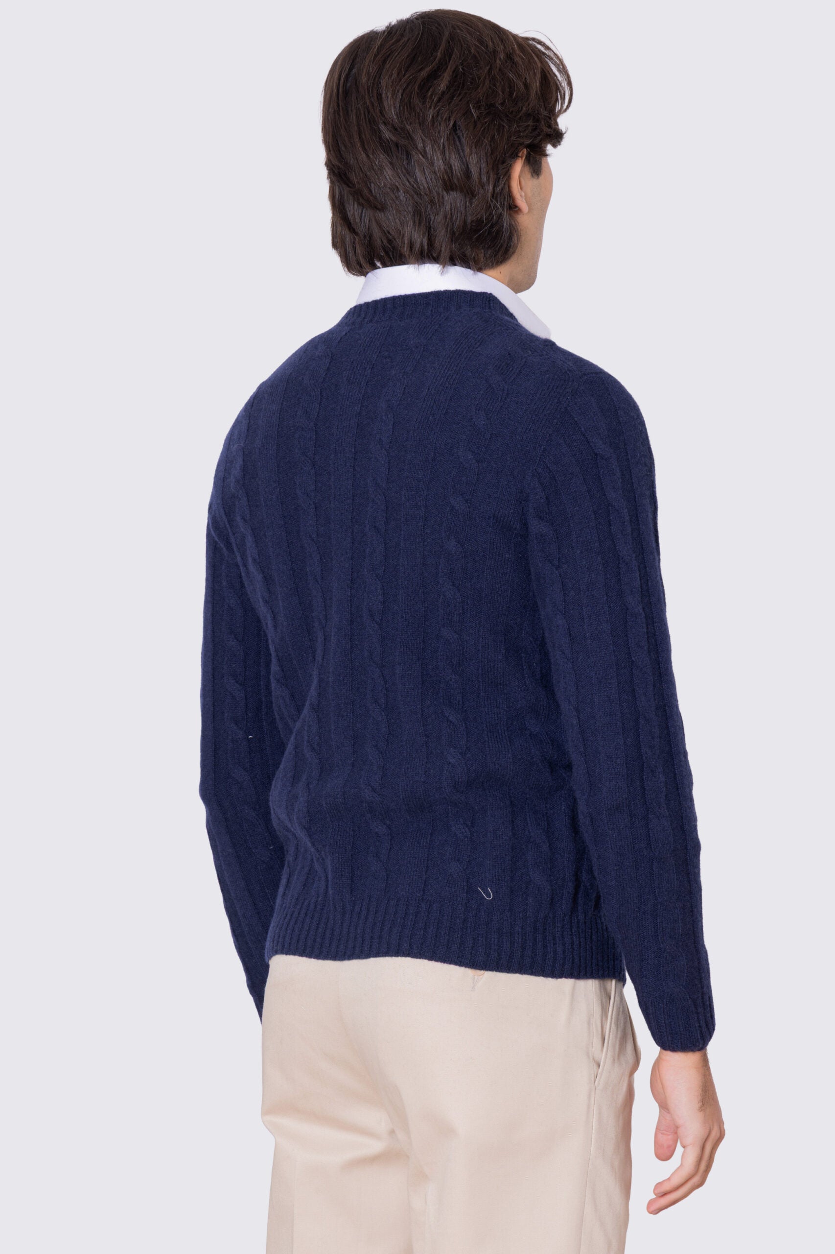 Cardigan Blu in lana grossa e cashmere 5 bottoni con treccia costruzione tubolare senza cuciture rifinito a mano Finezza 7