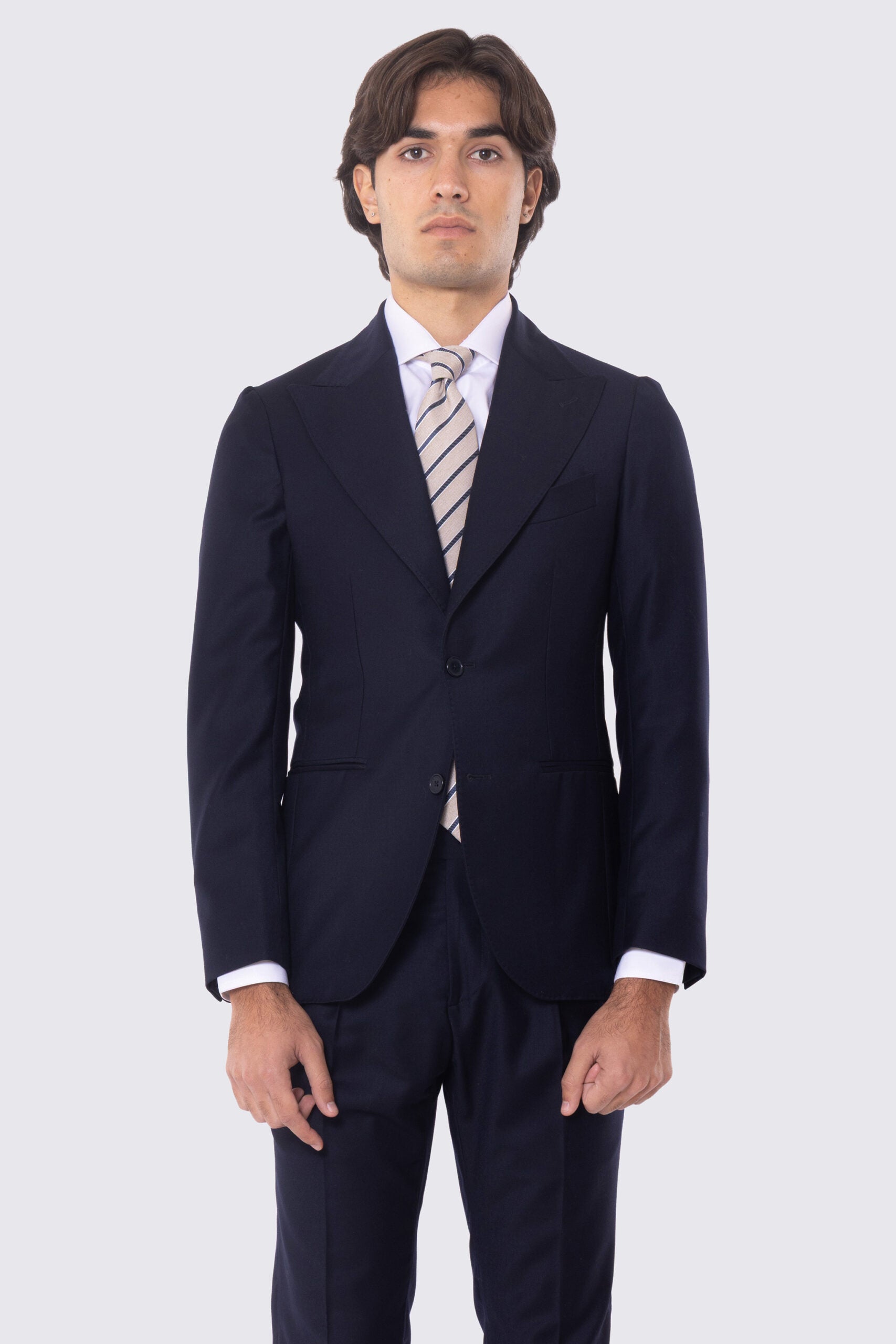 Abito blu notte con giacca monopetto rever a lancia tasche a filo e pantalone vita alta doppia pinces e risvolto 5cm 100% lana Flanella Carillo Drapers