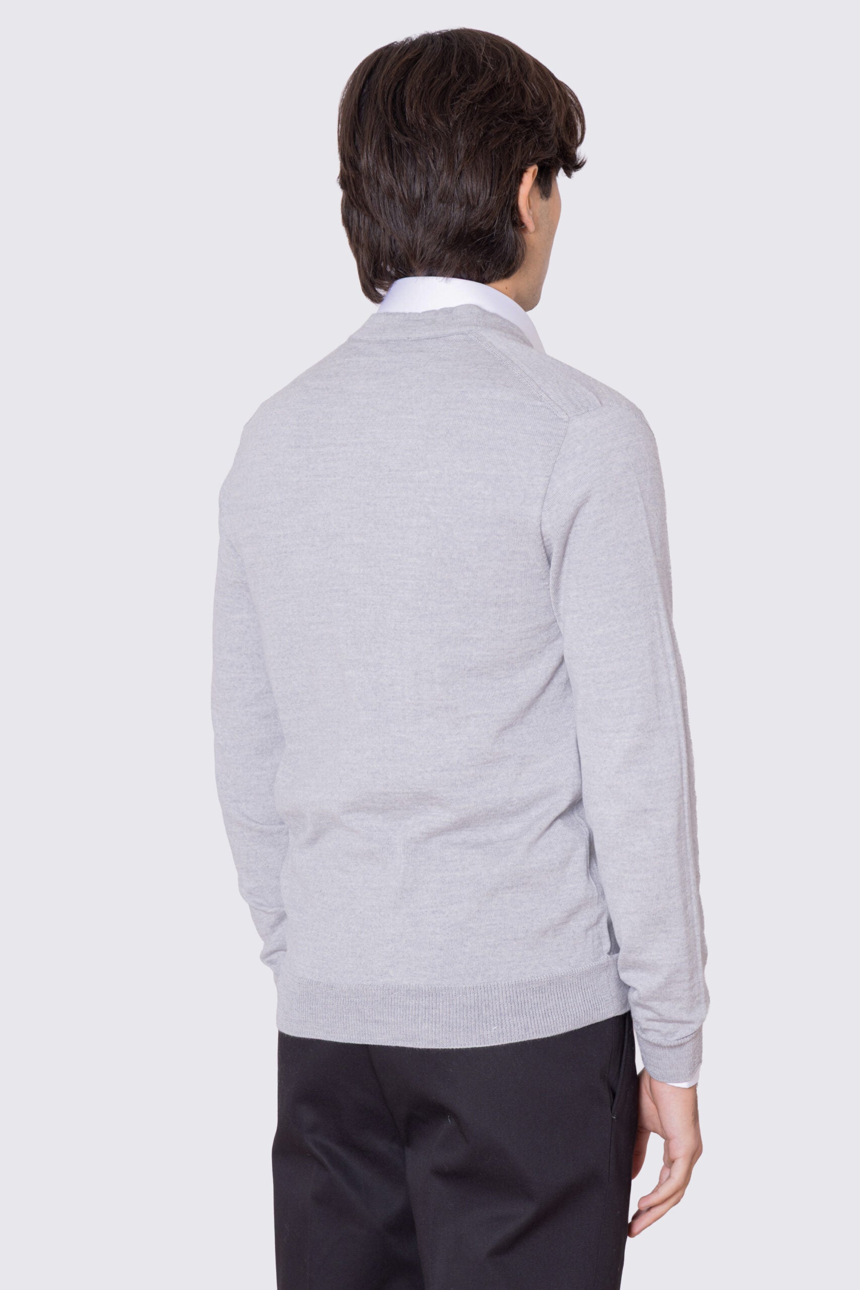 Cardigan Grigio scollo a v in lana merinos 100% costruzione tubolare senza cuciture rifinito a mano tinta unita con elastici sulle maniche e sul fondo Finezza 12