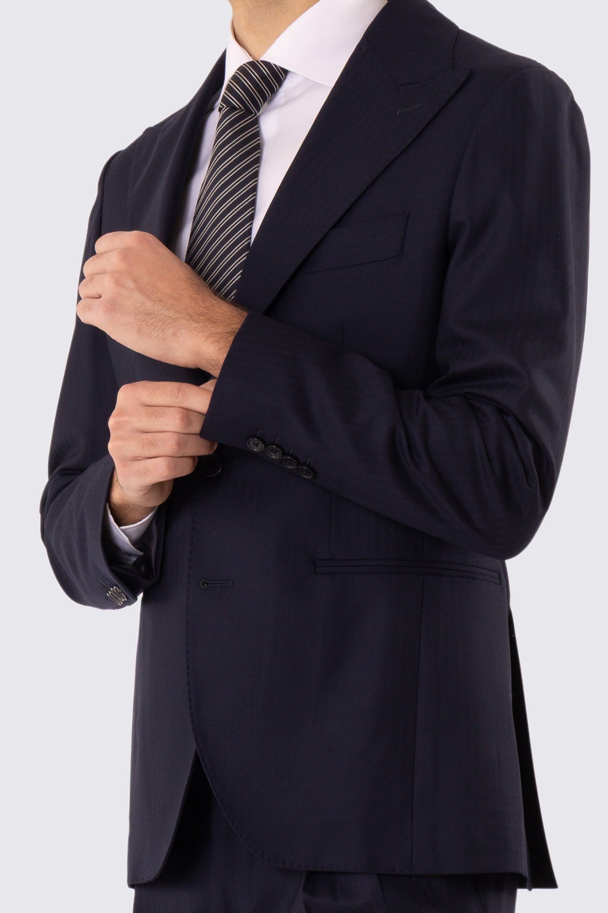 Abito uomo Monopetto Blu spigato fresco lana super 150's Tessuti in esclusiva Sartoria Carillo completamente sfoderato con Rever a lancia e tasche a filetto