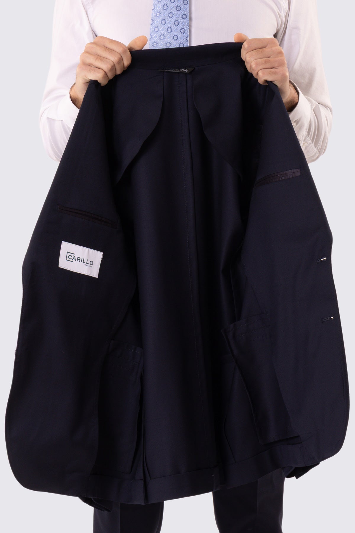Abito uomo Monopetto blu notte fresco lana super 110's Tessuti in esclusiva Sartoria Carillo completamente sfoderato con Rever a lancia e tasche a filetto