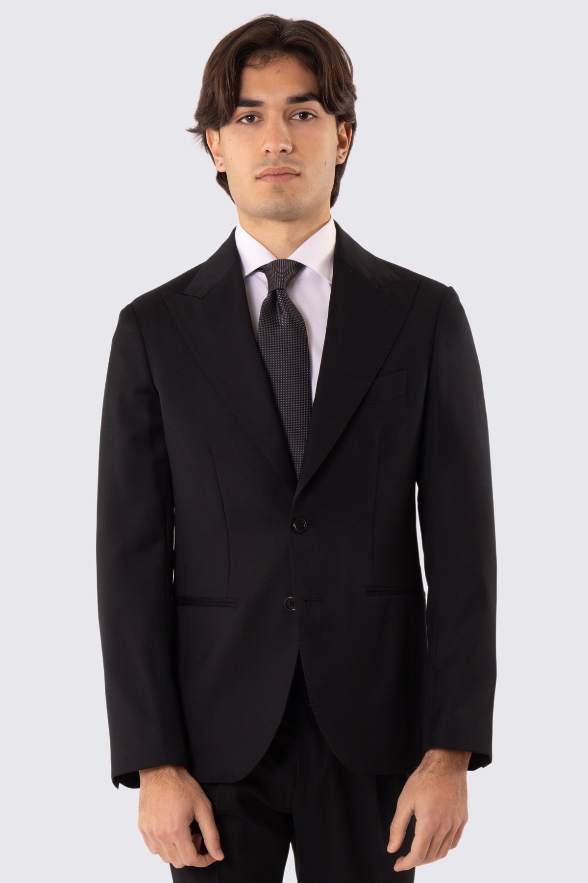 Abito uomo Monopetto nero fresco lana super 110's Tessuti in esclusiva Sartoria Carillo completamente sfoderato con Rever a lancia e tasche a filetto