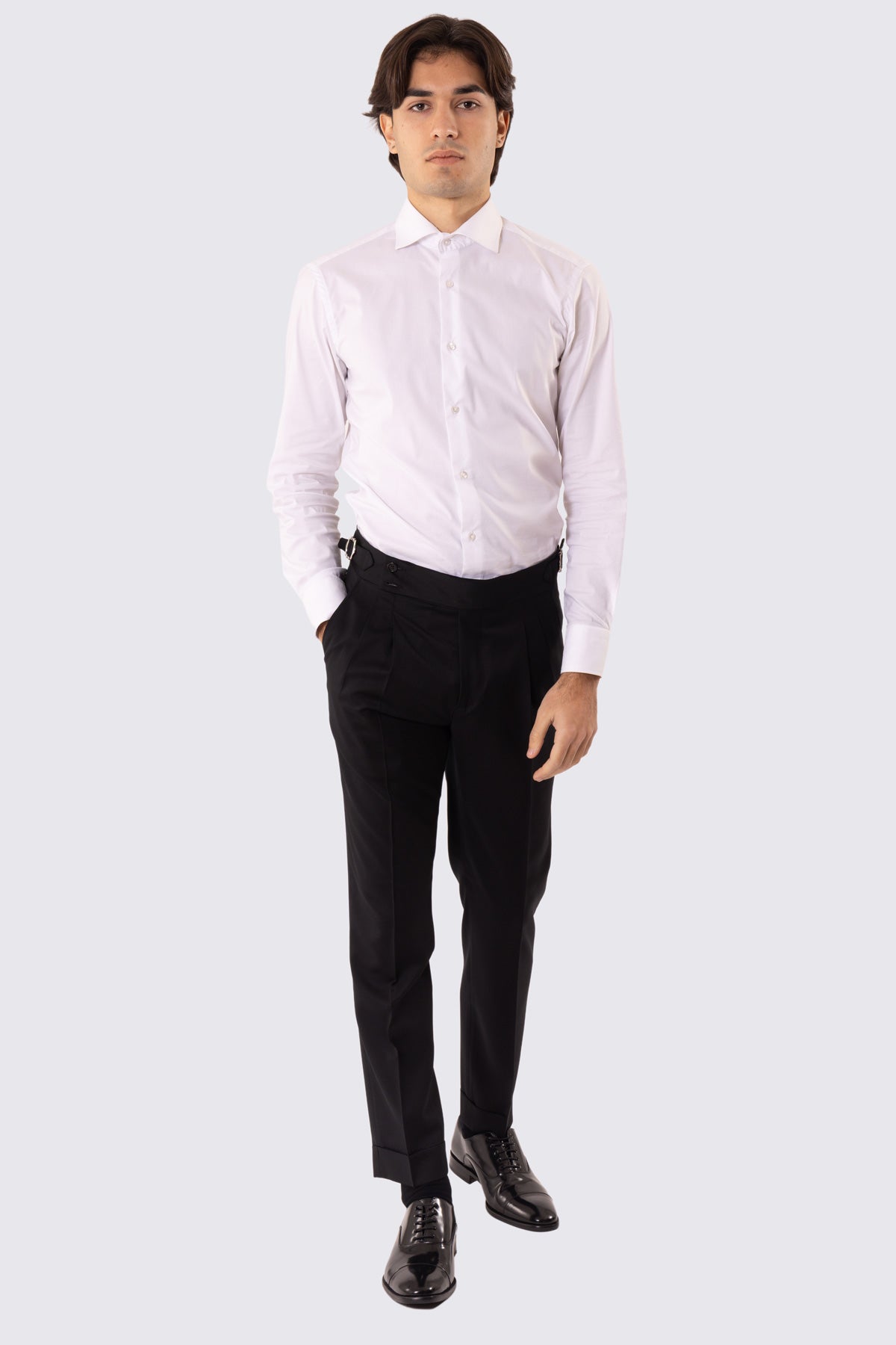 Abito uomo Monopetto nero fresco lana super 110's Tessuti in esclusiva Sartoria Carillo completamente sfoderato con Rever a lancia e tasche a filetto