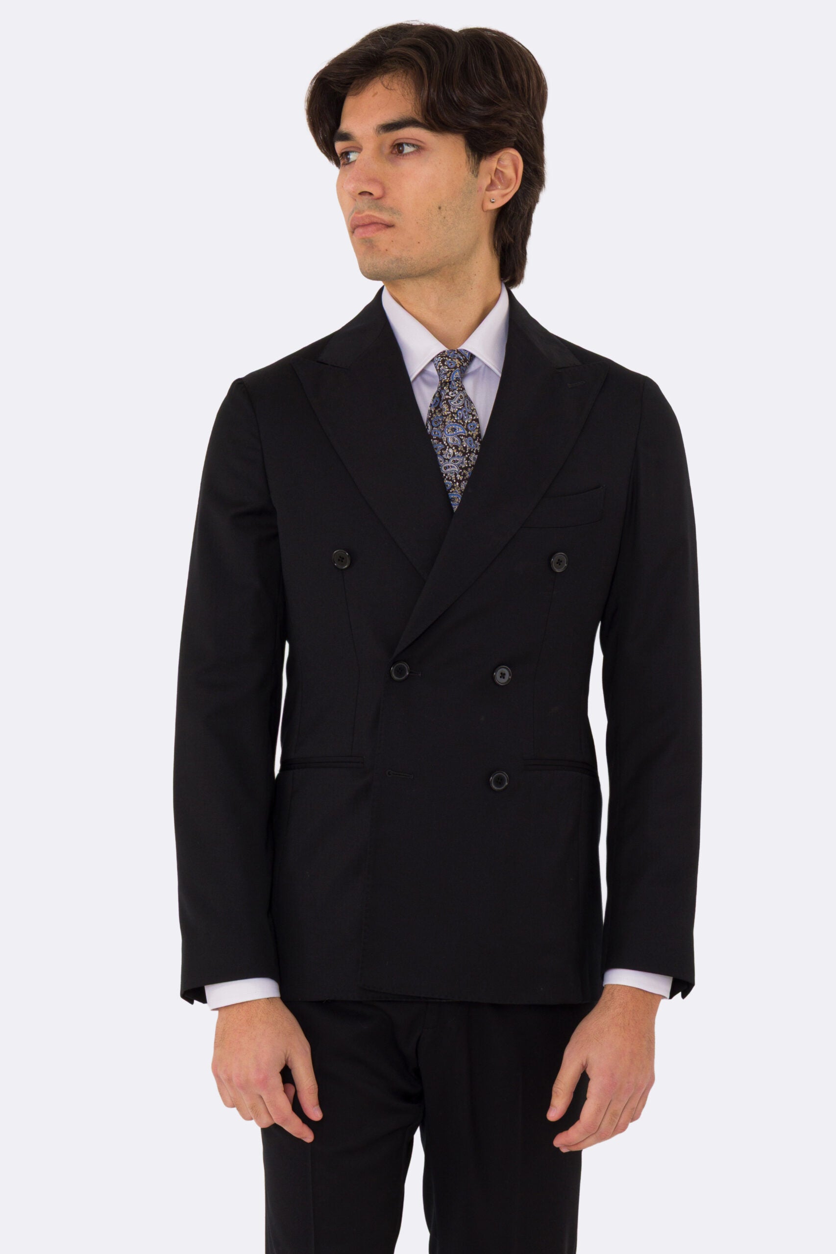 Abito uomo Doppiopetto nero fresco lana super 110's Tessuti in esclusiva Sartoria Carillo completamente sfoderato con Rever a lancia e tasche a filetto