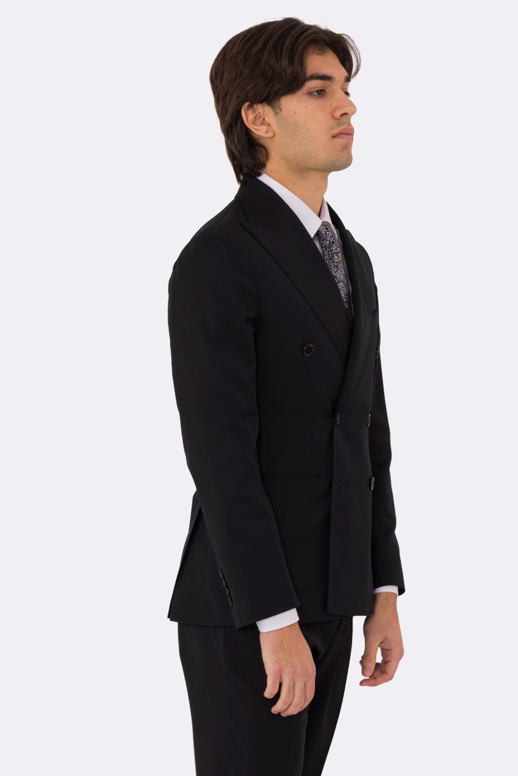 Abito uomo Doppiopetto nero fresco lana super 110's Tessuti in esclusiva Sartoria Carillo completamente sfoderato con Rever a lancia e tasche a filetto
