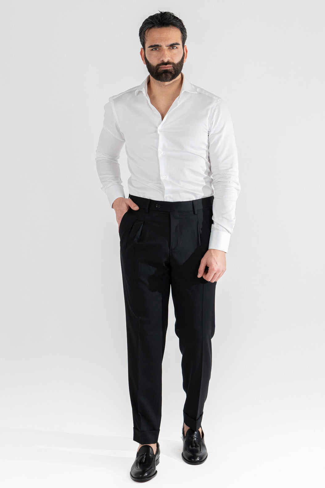 Pantalone nero con passanti in vita alta doppia pinces e risvolto 5cm, uomo  in fresco lana super 110's Tessuti in esclusiva Sartoria Carillo