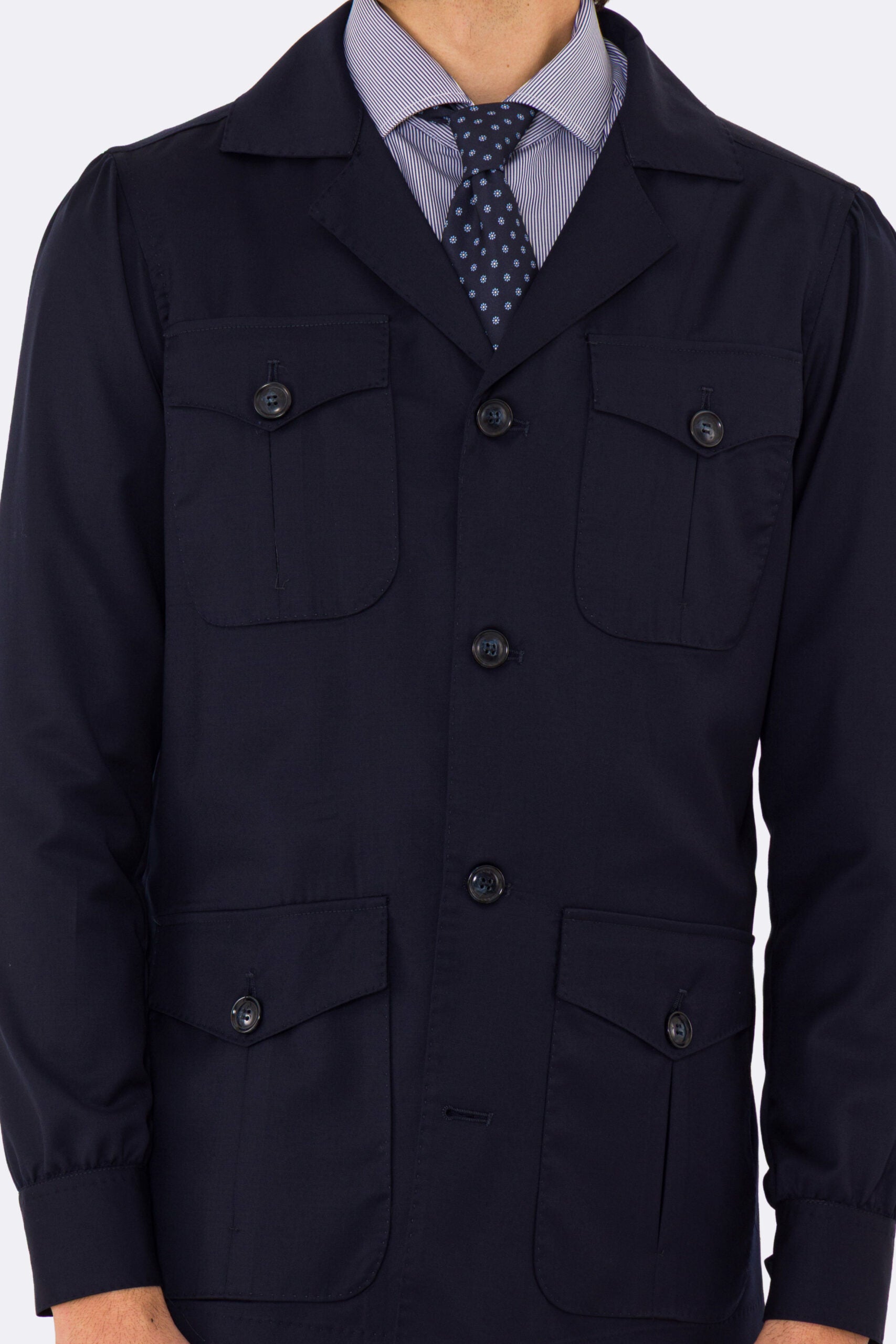 Sahariana blu navy fresco lana Sartoria Carillo tessuti super 110's con tasche a toppa con pattina e soffietto e polso camicia