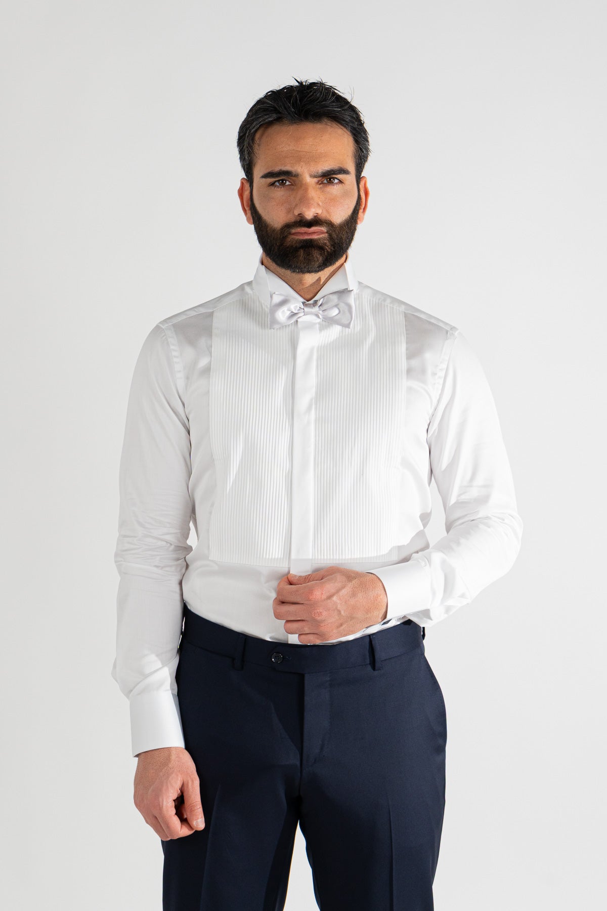 Camicia Bianca collo diplomatico slim fit  con plissè bottoni a scomparsa 100% Cotone Da uomo polso gemelli fintone a scomparsa dietro al collo per papillon slim fit